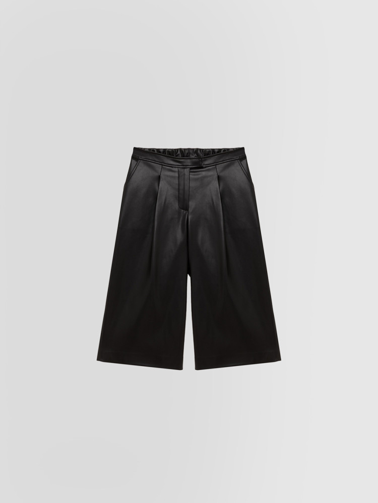 BERMUDA SHORTS IN ECO LEATHER