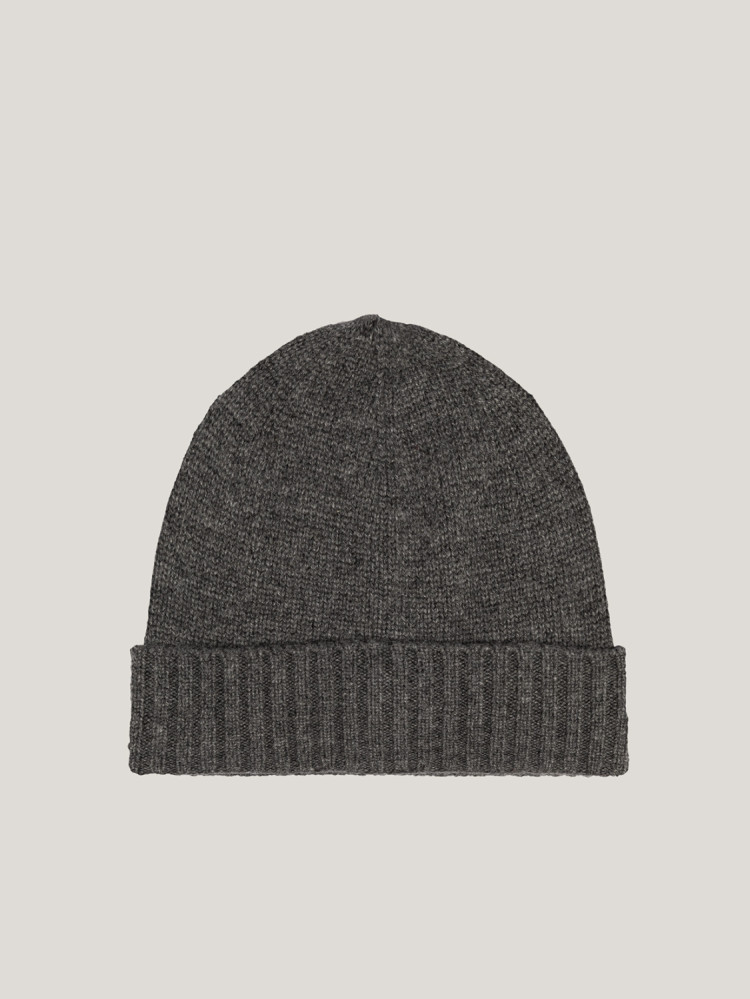 GORRO DE PUNTO LISO EN CACHEMIRA