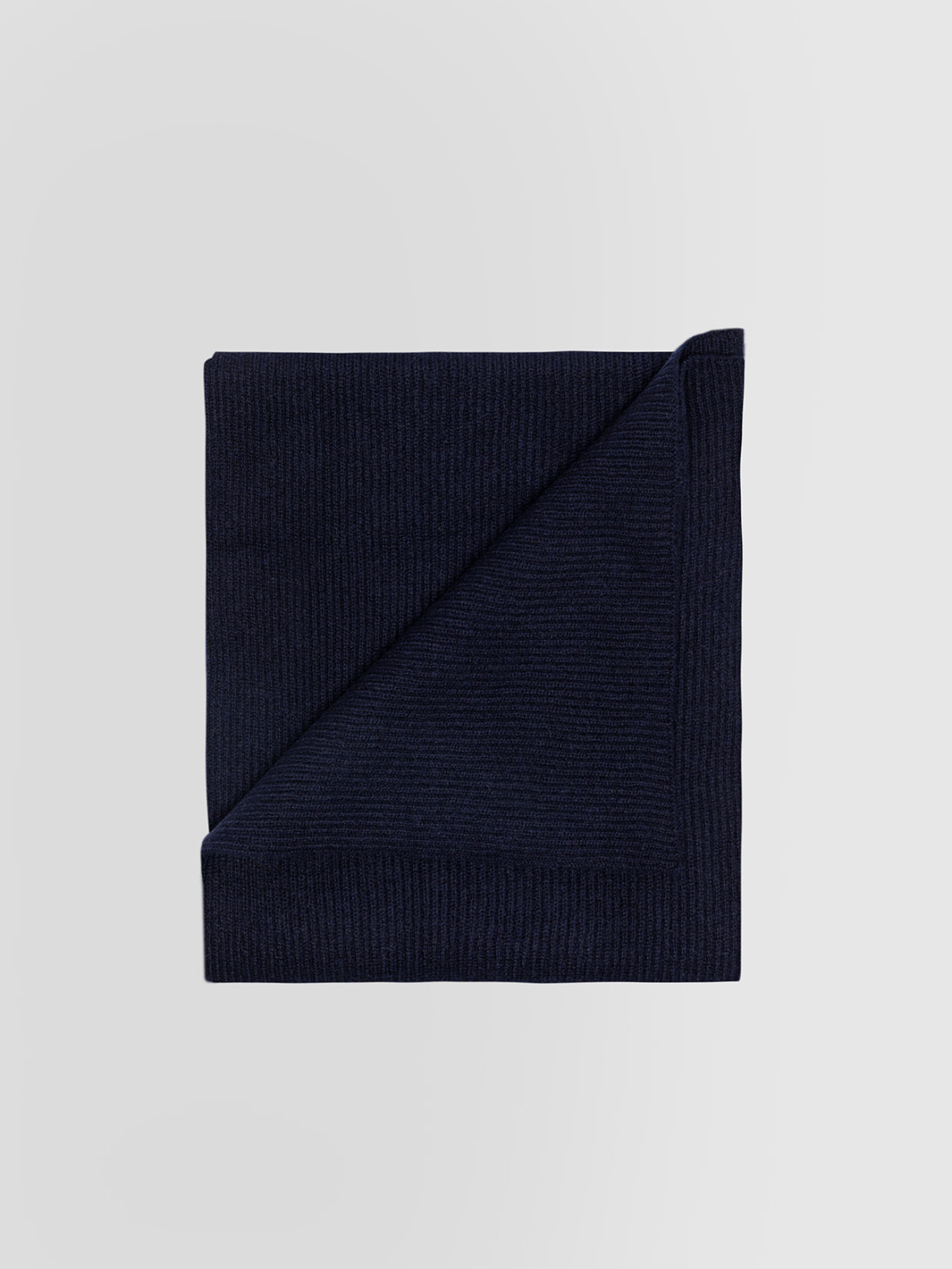 ALPHA STUDIO: RIBBED SCARF IN CASHMERE