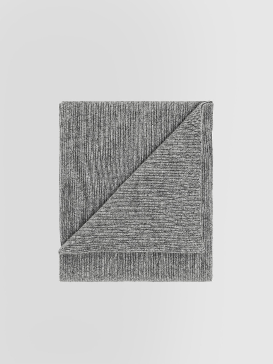 ALPHA STUDIO: RIBBED SCARF IN CASHMERE
