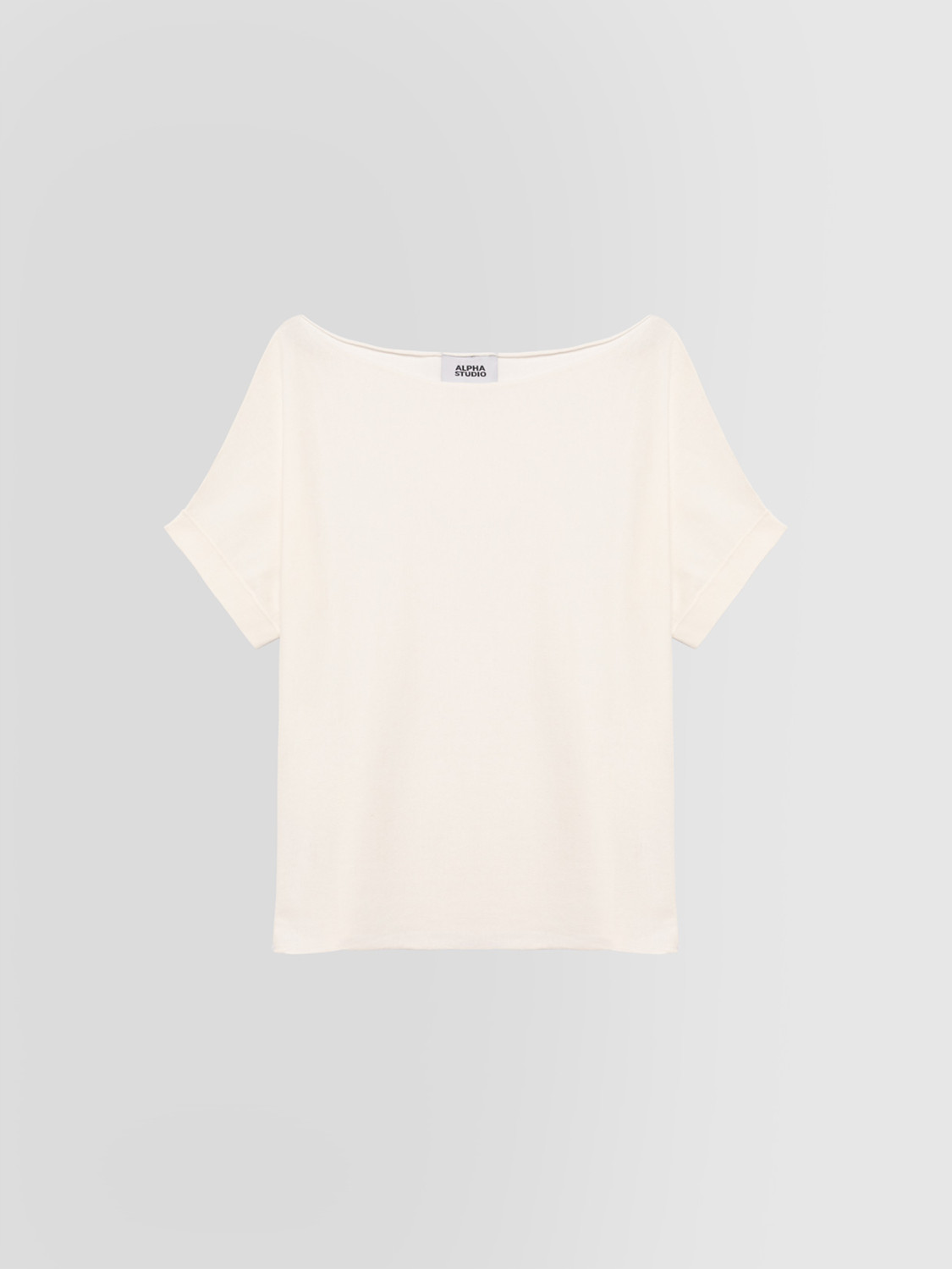 ALPHA STUDIO: ESCOTE BARCO EN CREPÉ