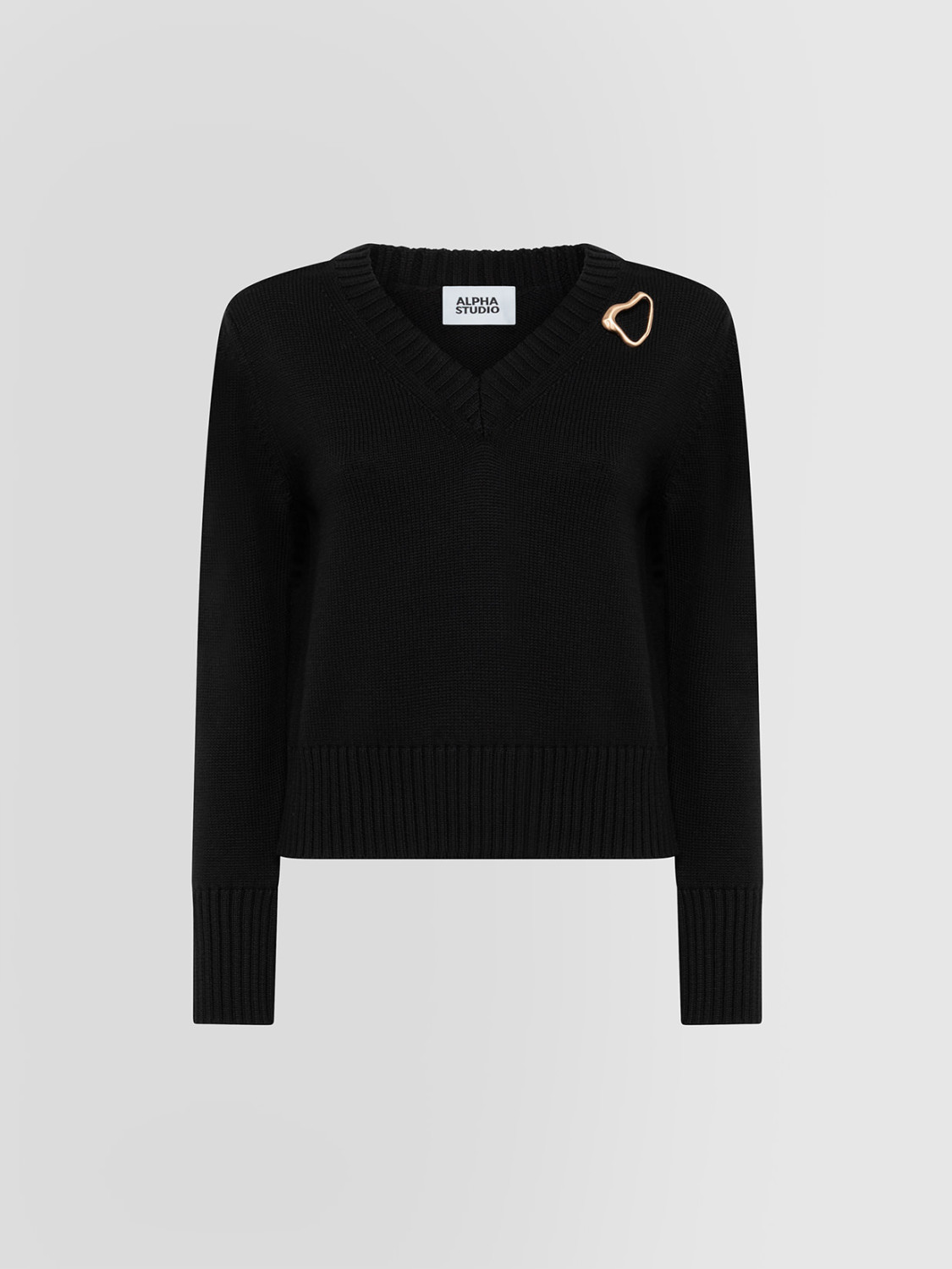 ALPHA STUDIO: ESSENTIAL V-NECK SWEATER