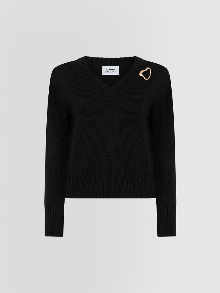 ESSENTIAL V-NECK SWEATER