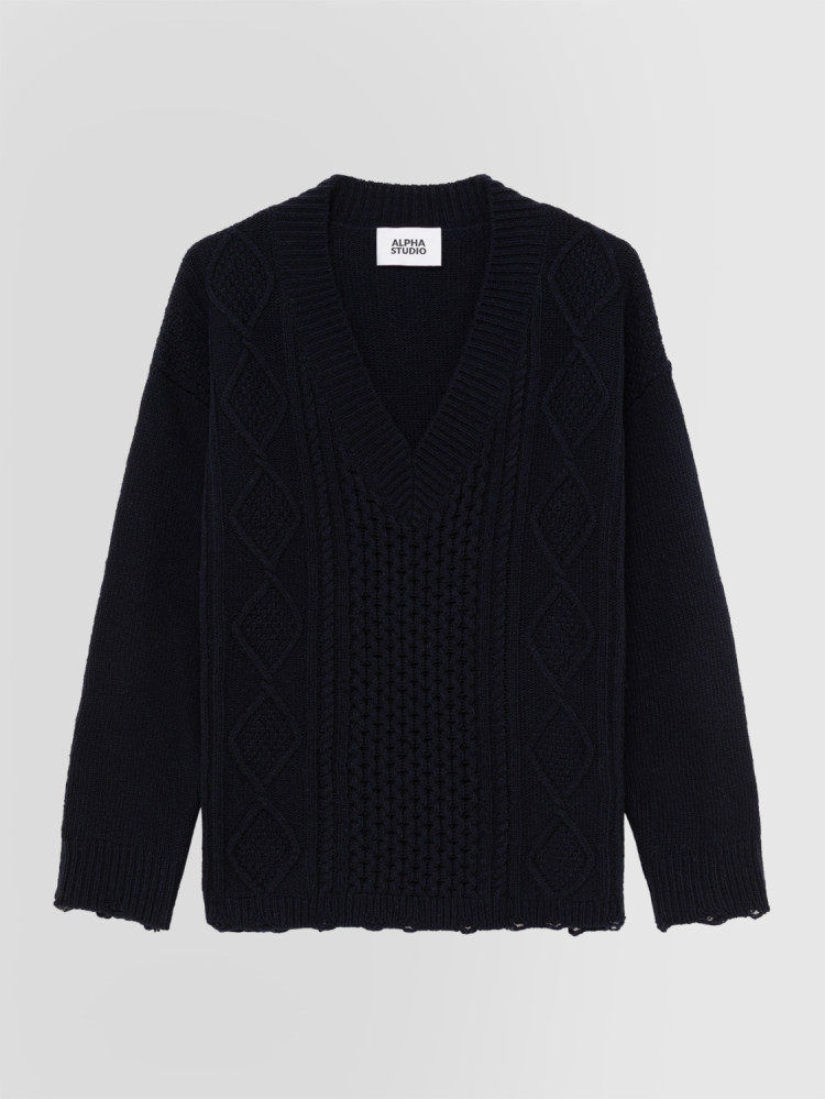 FISHERMAN V-NECK SWEATER