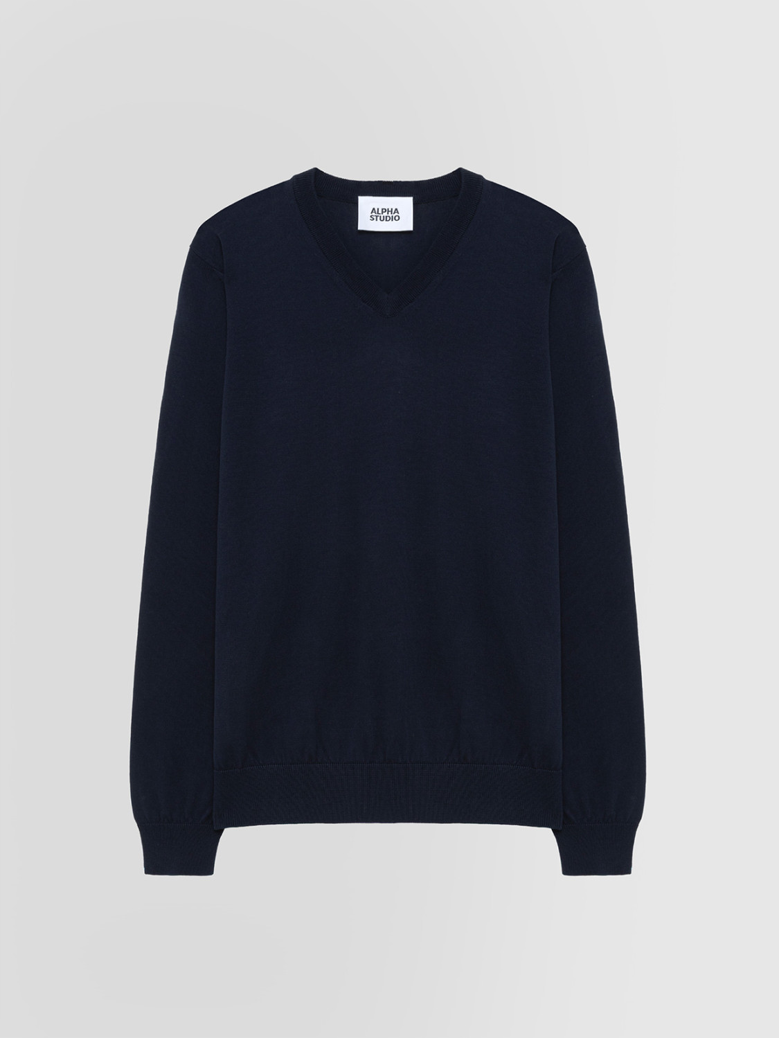ALPHA STUDIO: V-NECK IN CREPE