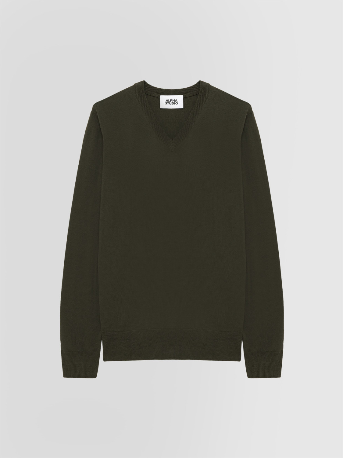 ALPHA STUDIO: JERSEY SLIM DE CUELLO PICO EN LANA MERINO