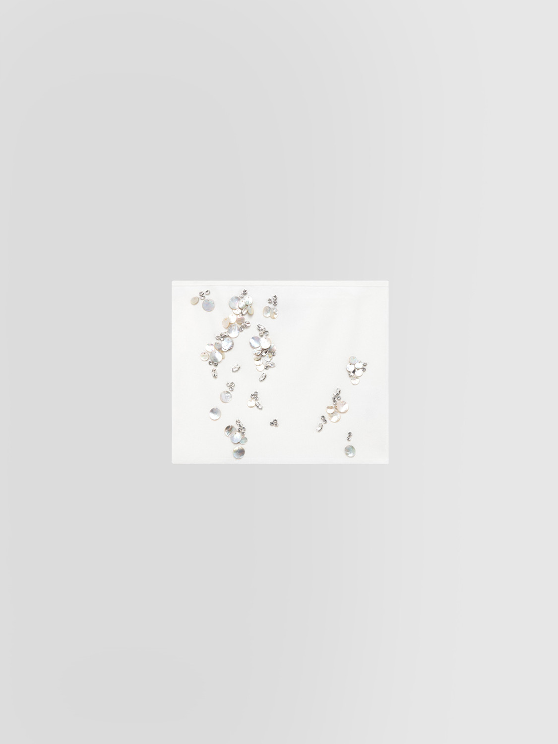 ALPHA STUDIO: TOP TAILORED AVEC BRODERIE