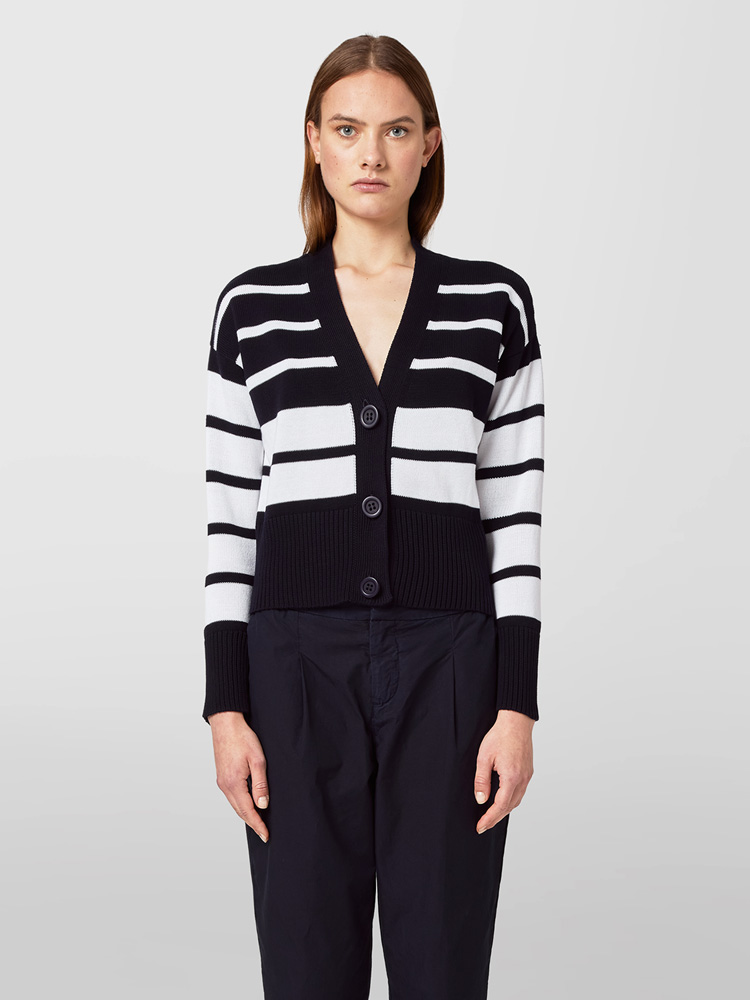 ALPHA STUDIO Woman: Knitwear and Apparel FW 2023