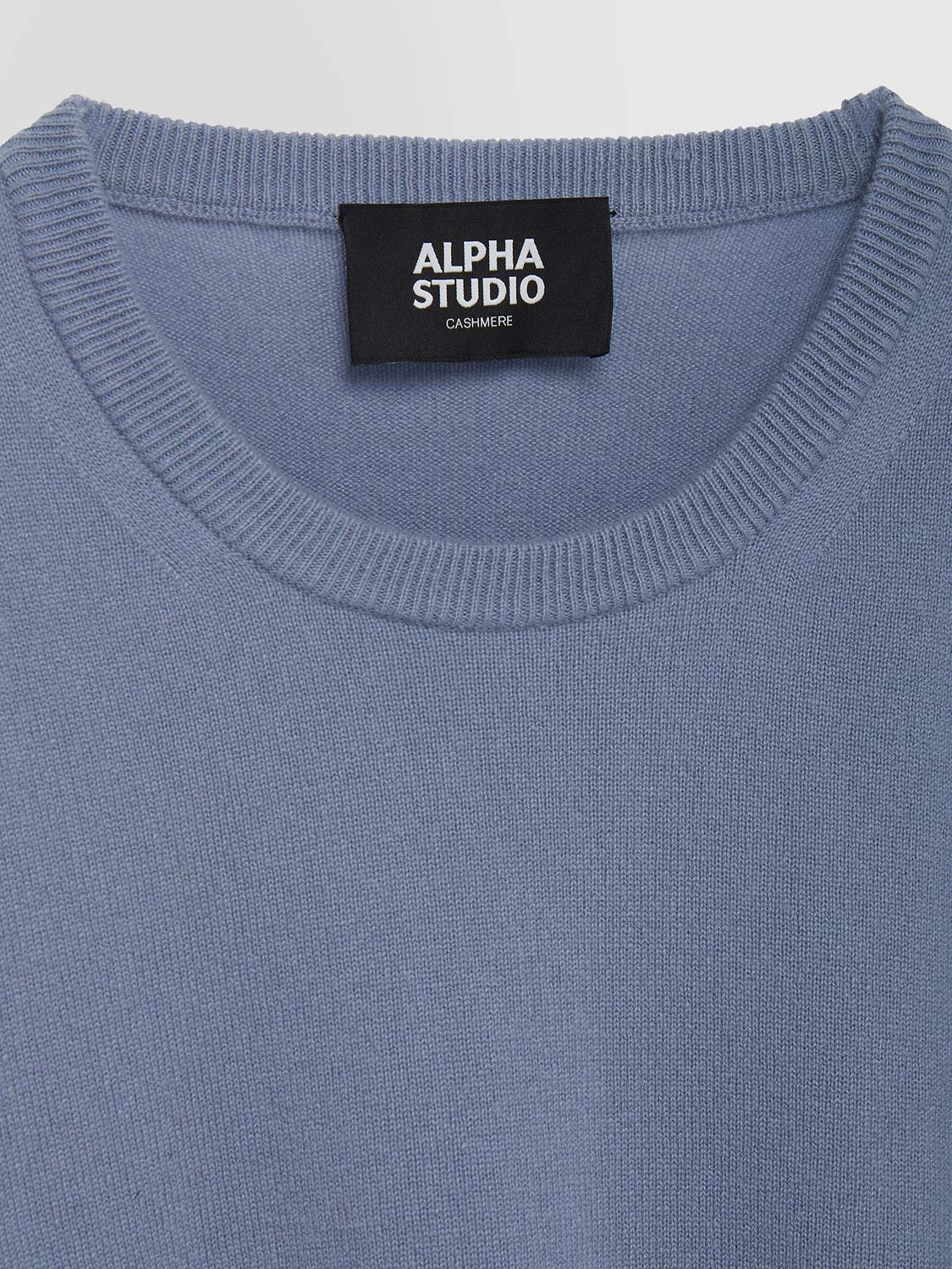 トップス CASHMERE CREW NECK ALUMNI CLASSIQUE トップス CASHMERE CREW NECK ALUMNI CLASSIQUE The Classic