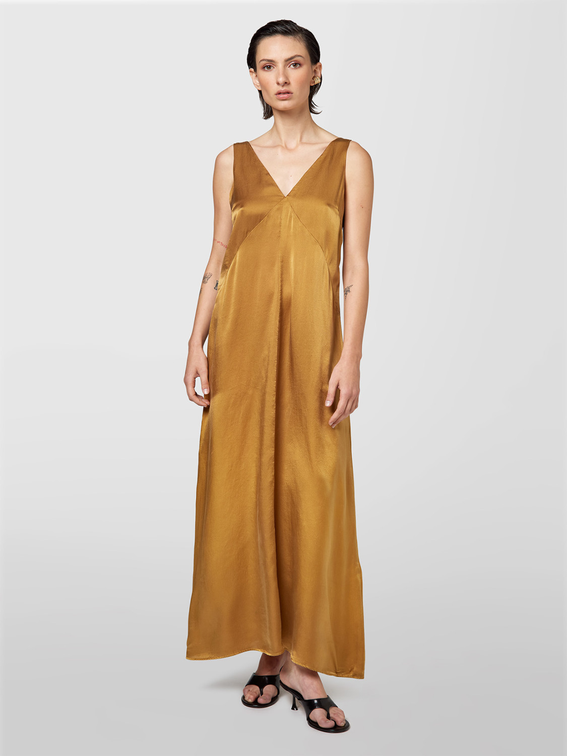 ALPHA STUDIO: VESTIDO DE SEDA SATINADA