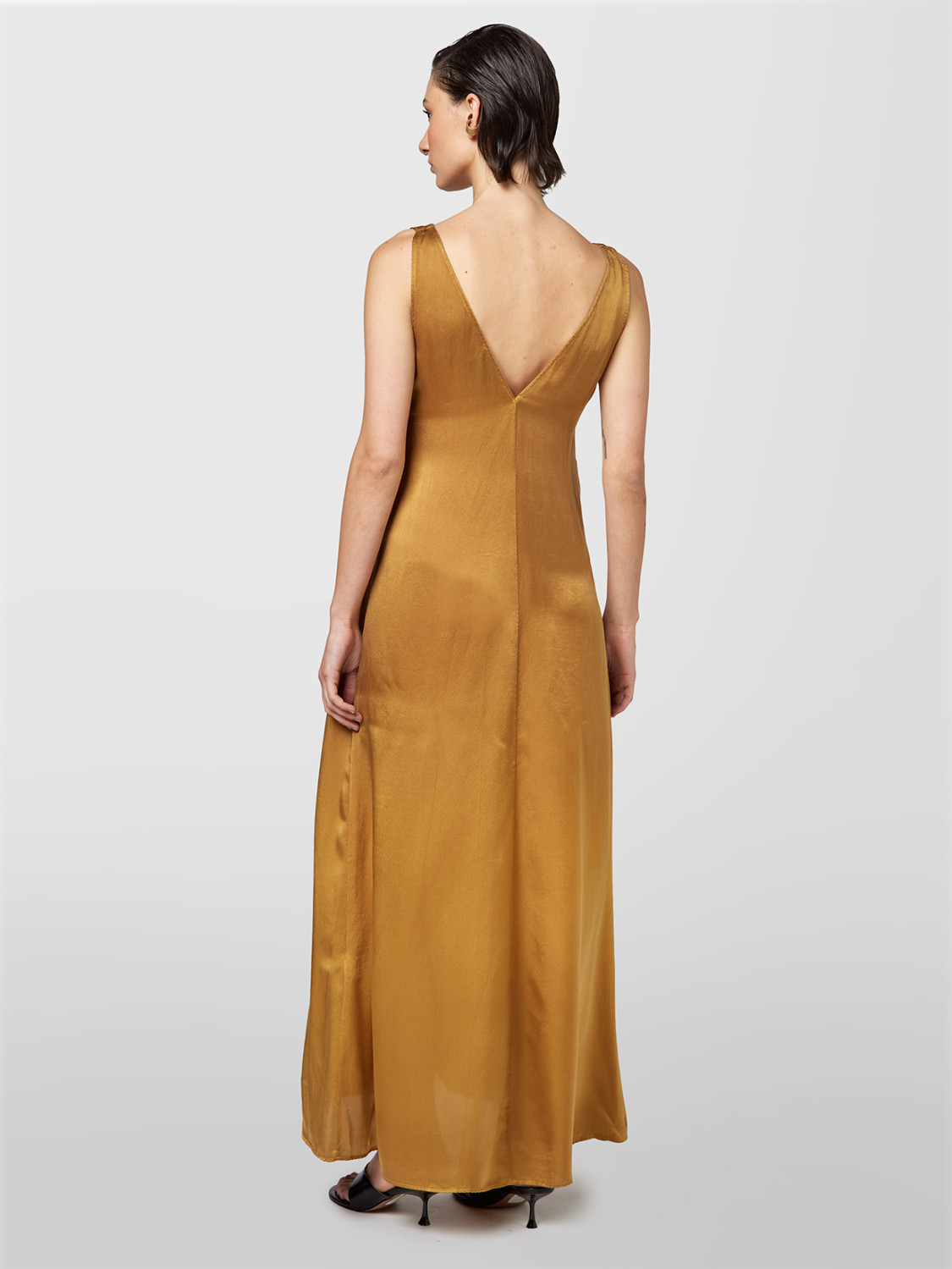 ALPHA STUDIO: VESTIDO DE SEDA SATINADA