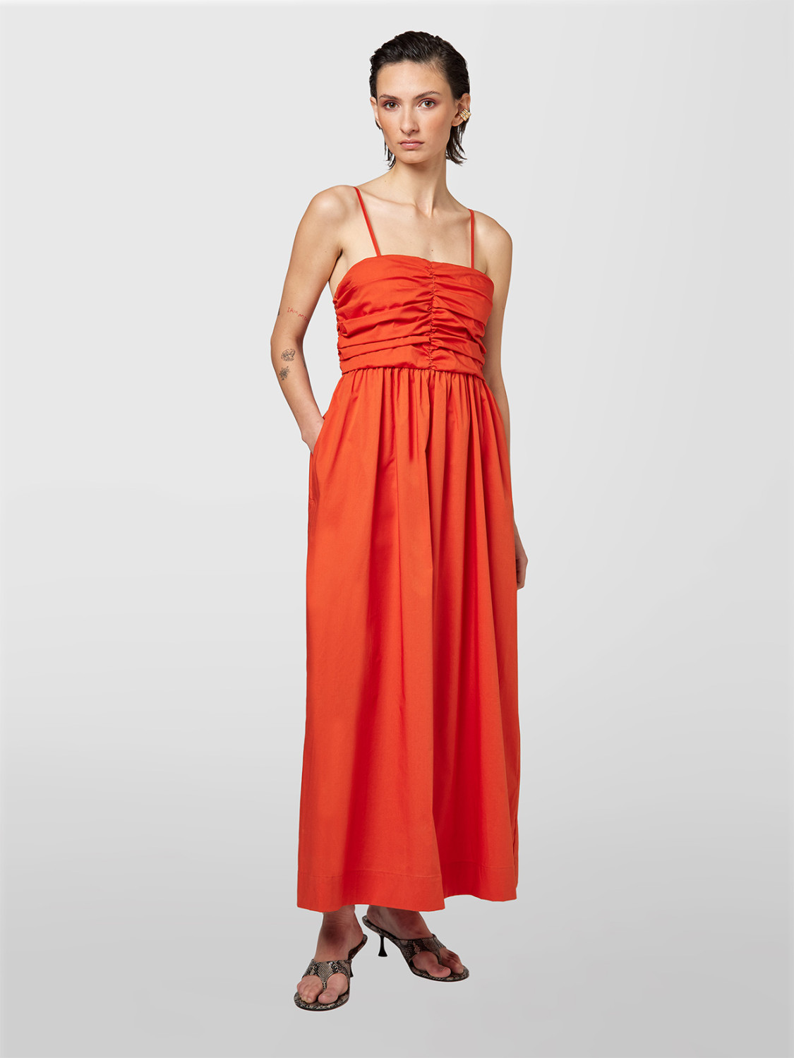 ALPHA STUDIO: VESTIDO ARRUGADO EN POPELÍN