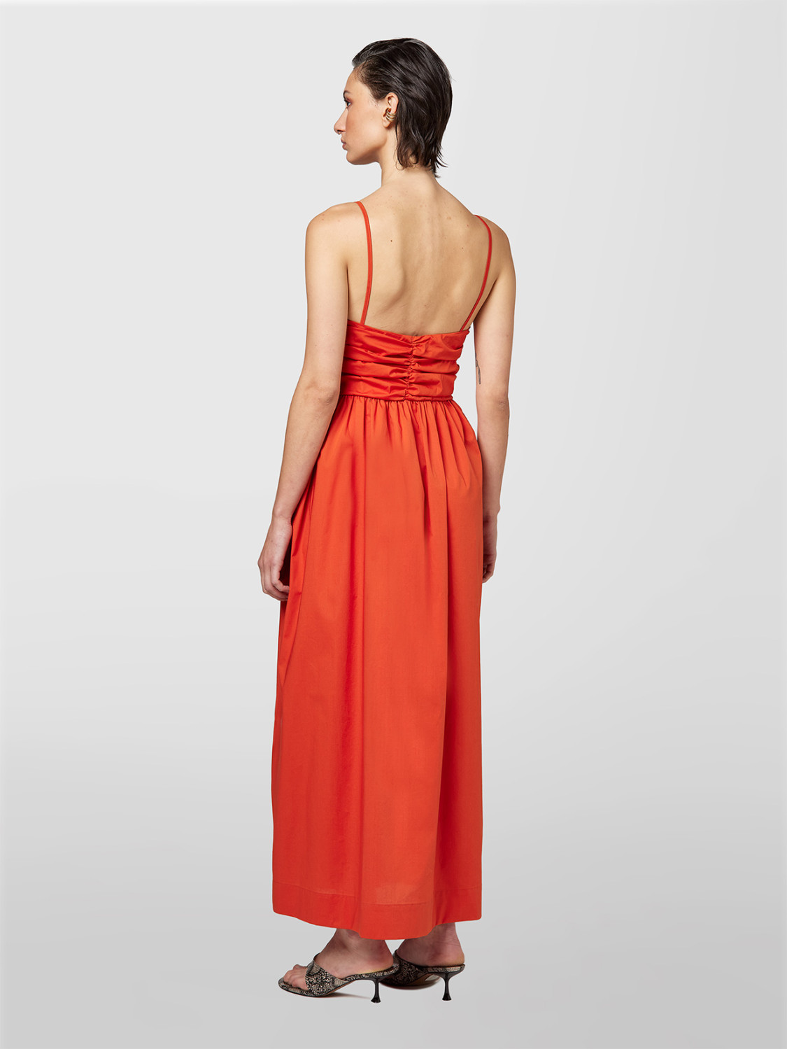 ALPHA STUDIO: VESTIDO ARRUGADO EN POPELÍN