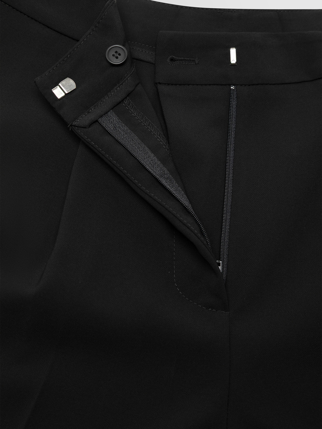 ALPHA STUDIO: BERMUDAS CADI