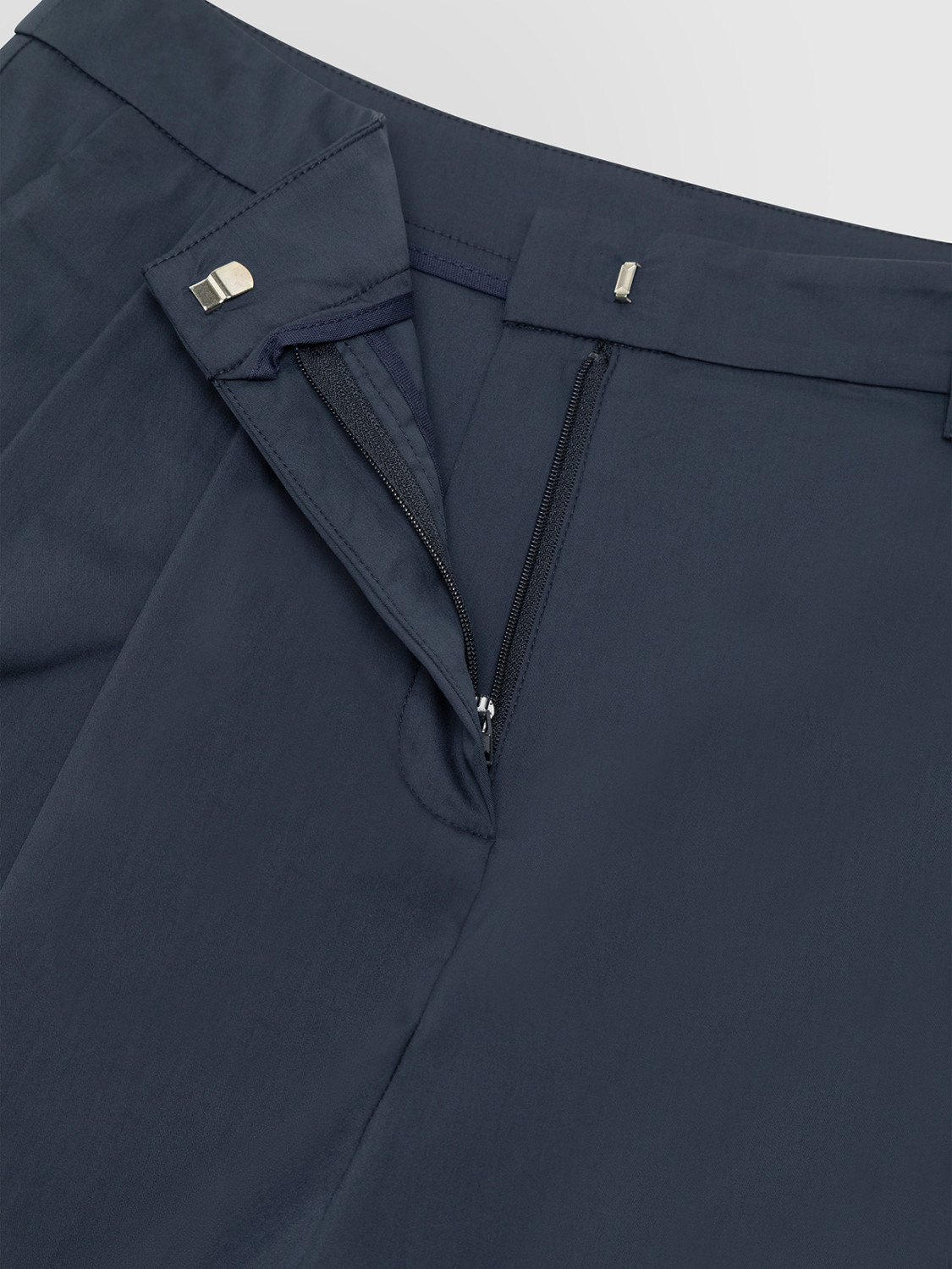 ALPHA STUDIO: TECHNICAL COTTON BERMUDAS