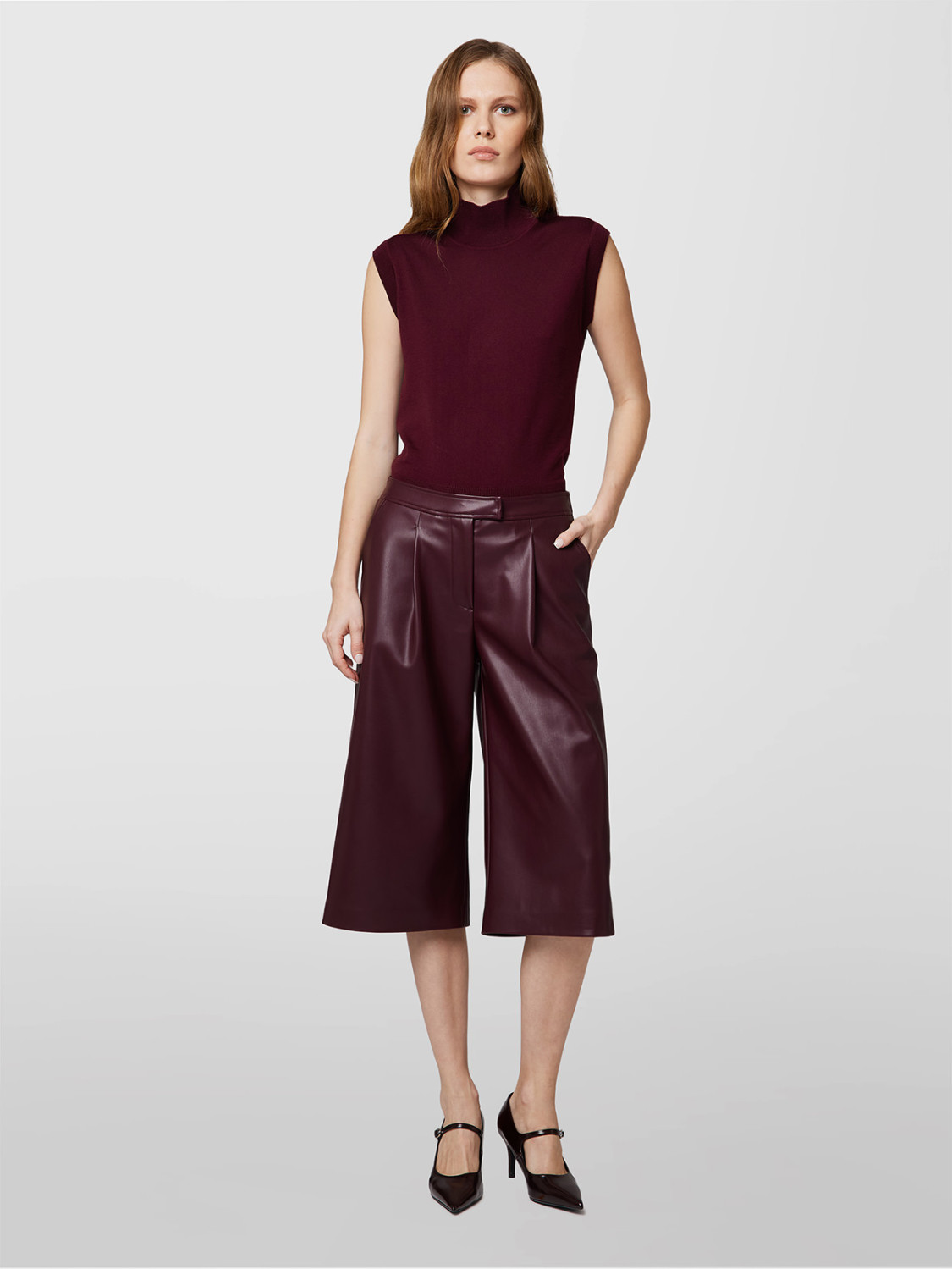 ALPHA STUDIO: BERMUDA SHORTS IN ECO LEATHER