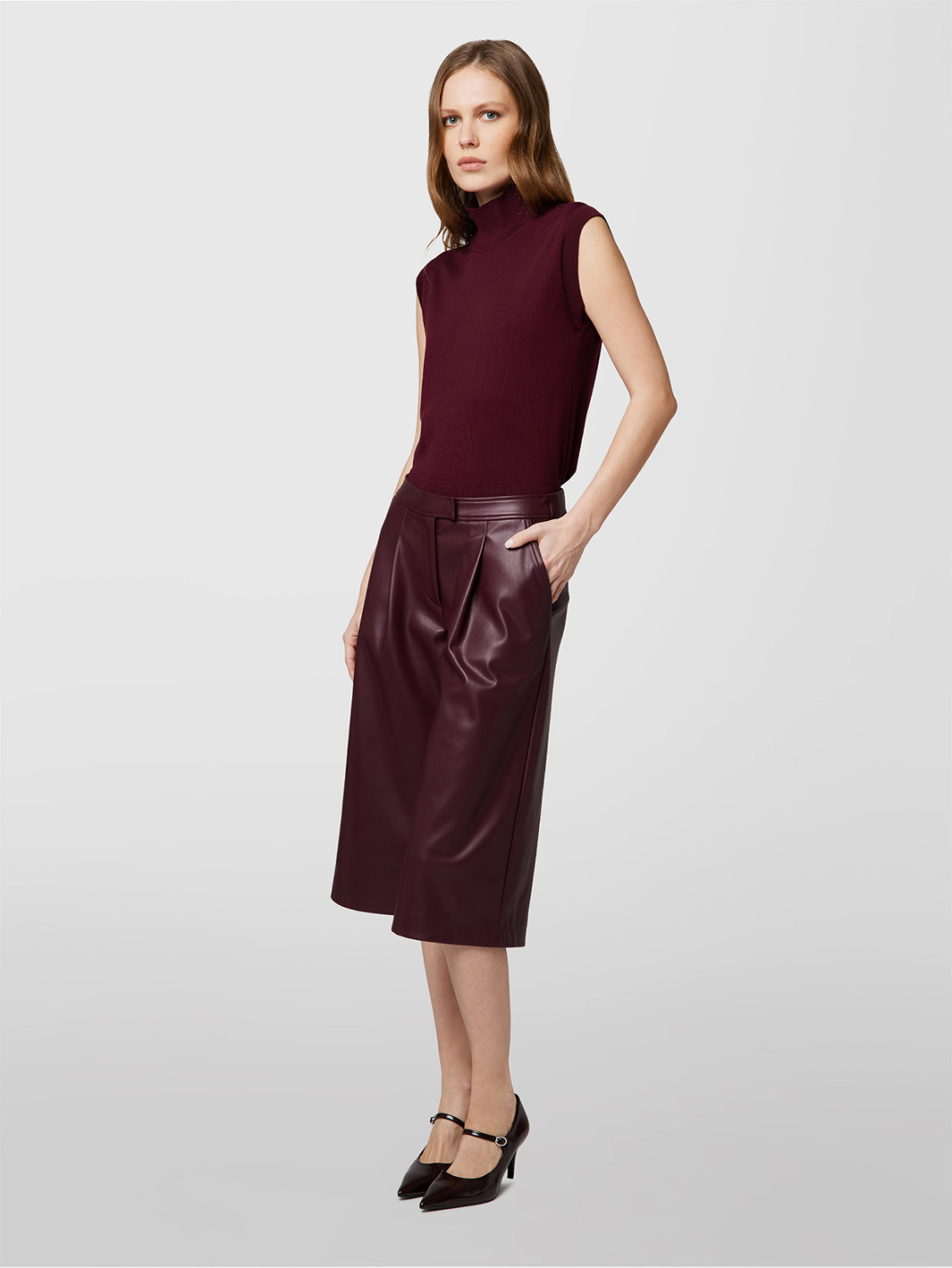 ALPHA STUDIO: BERMUDA SHORTS IN ECO LEATHER