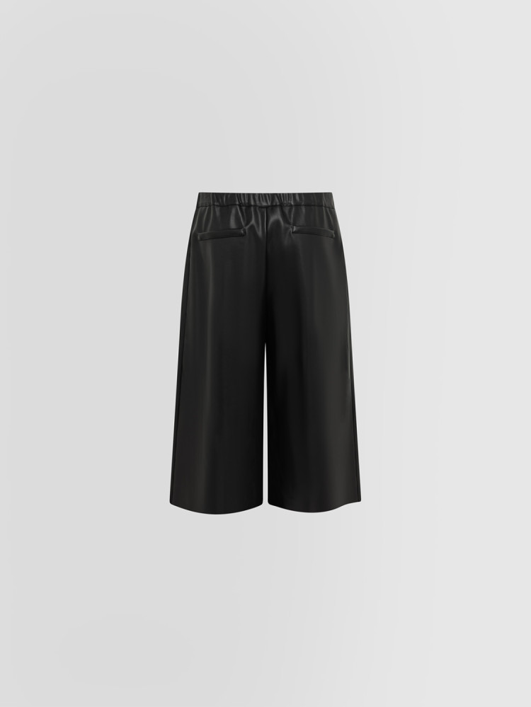 BERMUDA SHORTS IN ECO LEATHER