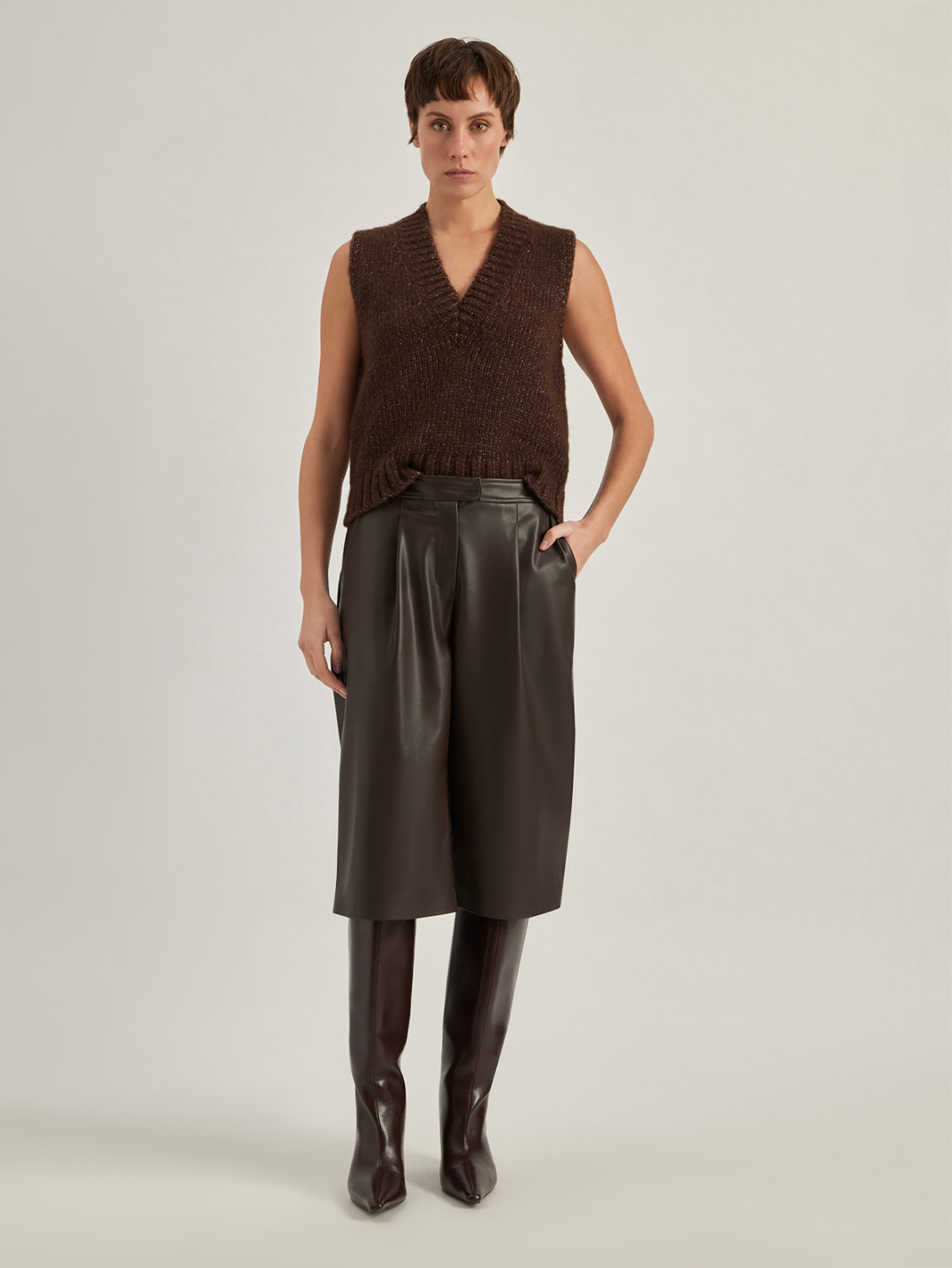 ALPHA STUDIO: BERMUDA SHORTS IN ECO LEATHER