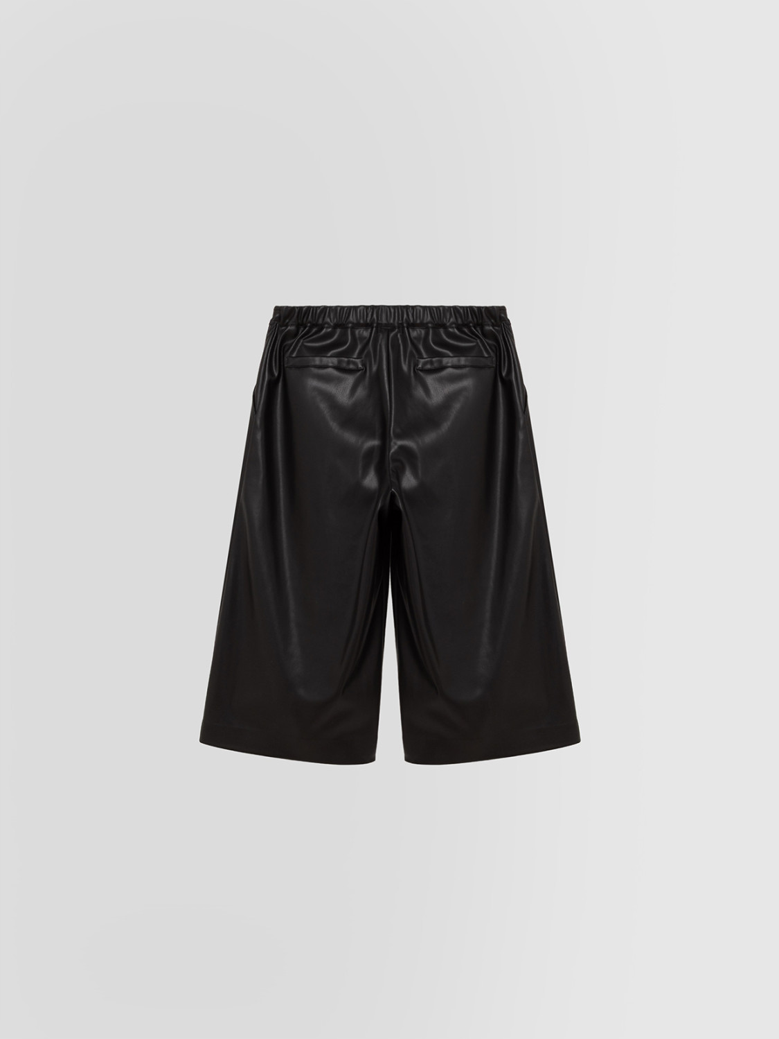 ALPHA STUDIO: BERMUDA SHORTS IN ECO LEATHER