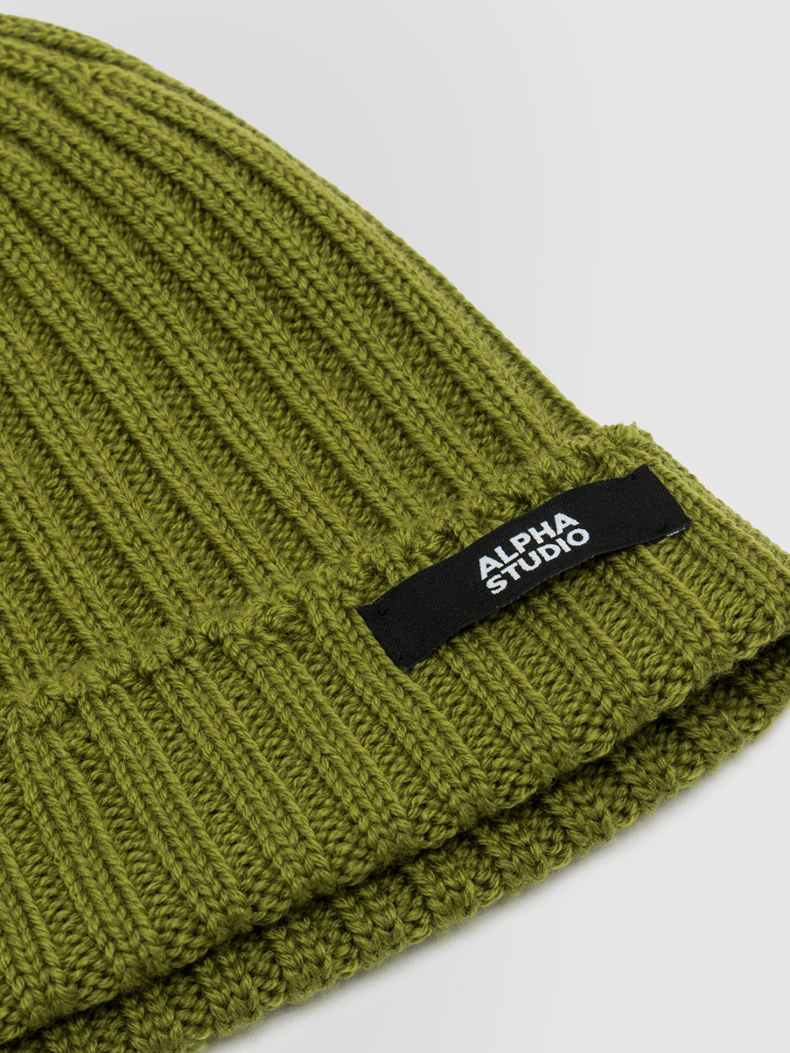 ALPHA STUDIO: CAP IN RIBBED MERINO WOOL
