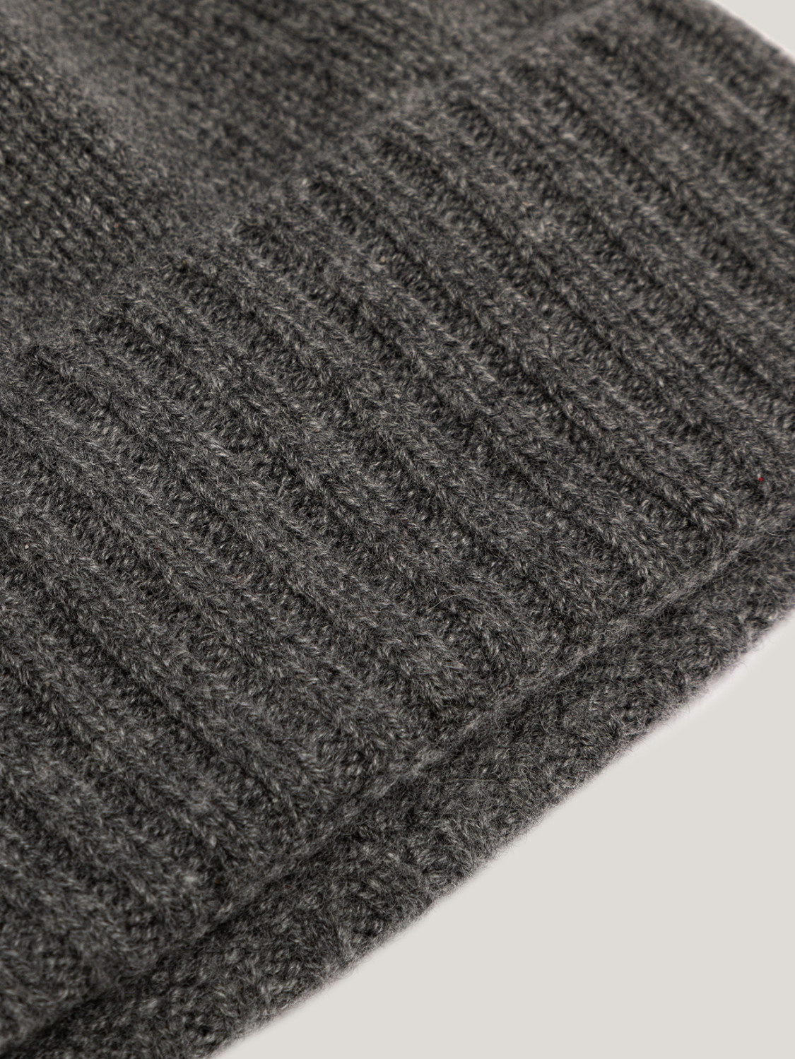ALPHA STUDIO: GORRO DE PUNTO LISO EN CACHEMIRA