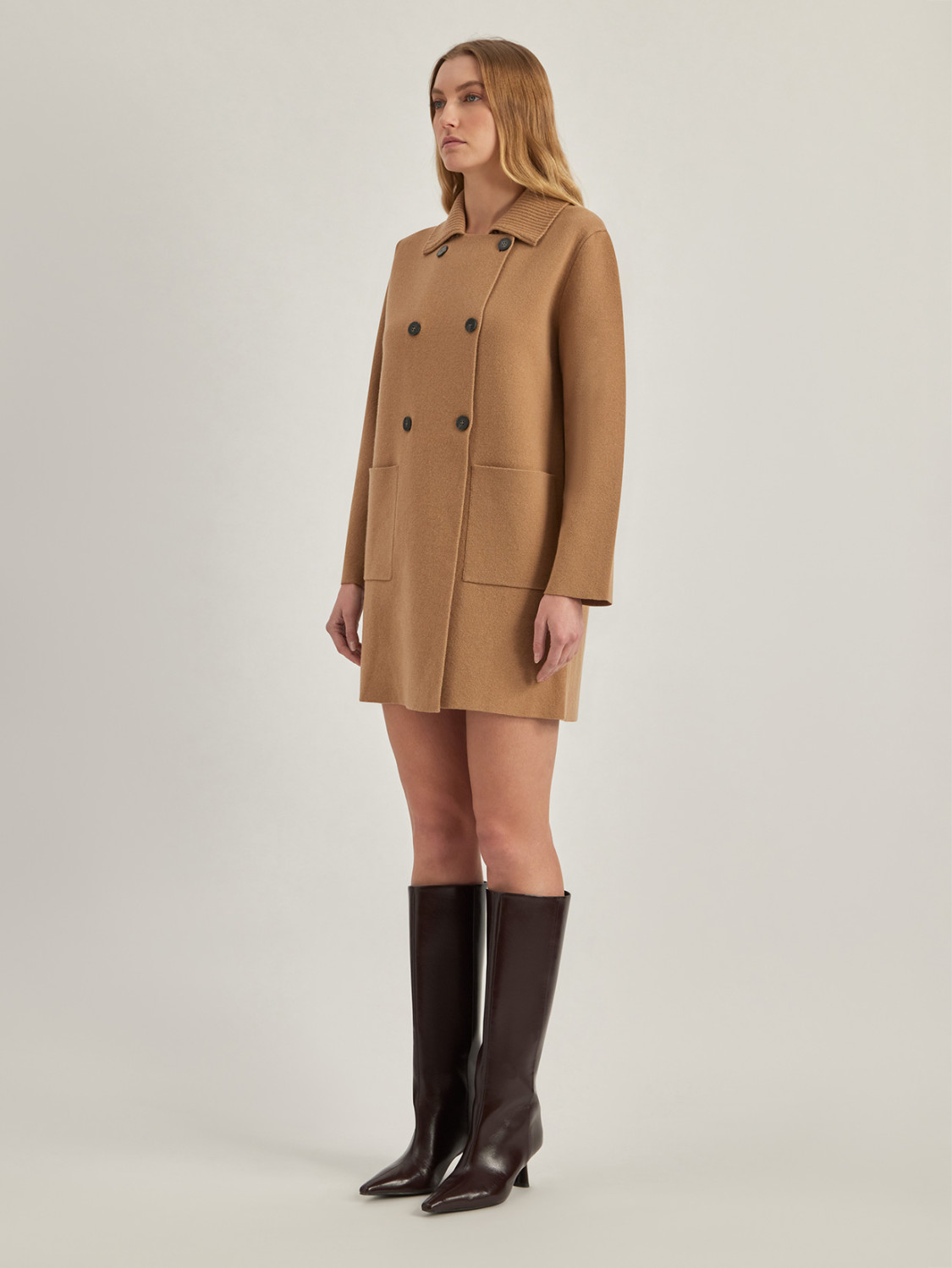 ALPHA STUDIO: DOUBLE-BREASTED COAT IN GEELONG WOOL