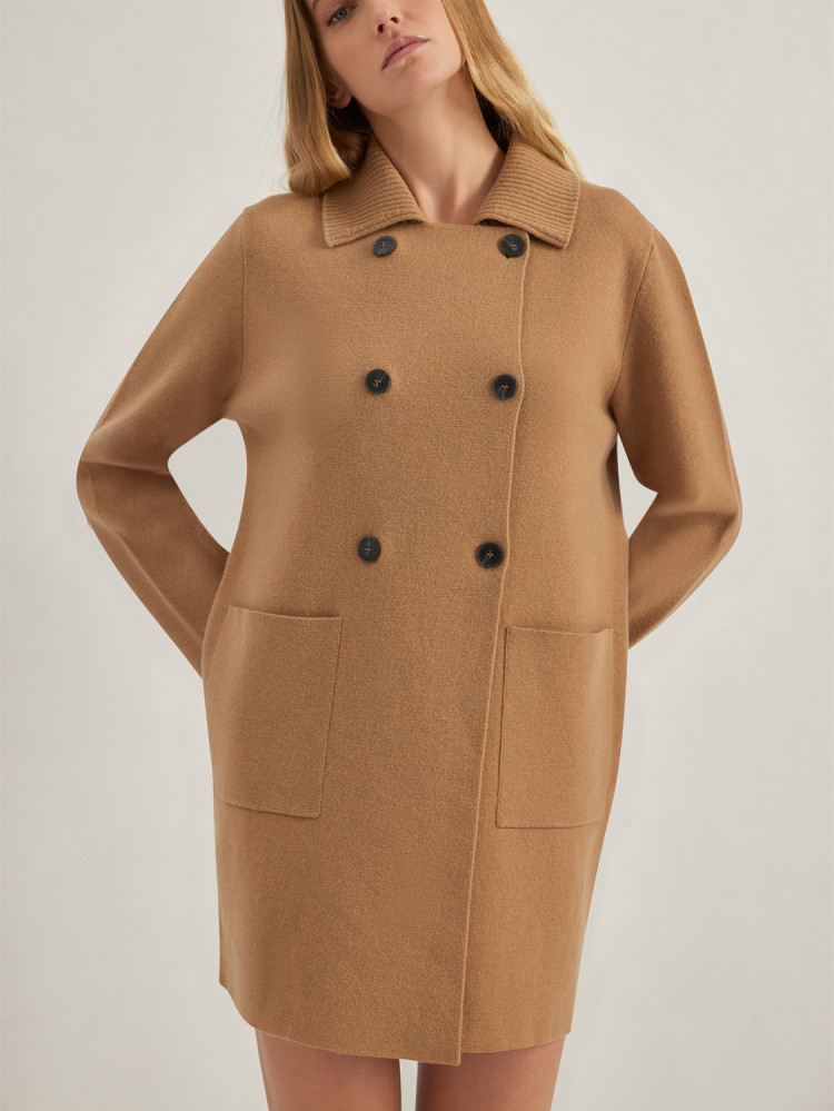 DOUBLE-BREASTED COAT IN GEELONG WOOL