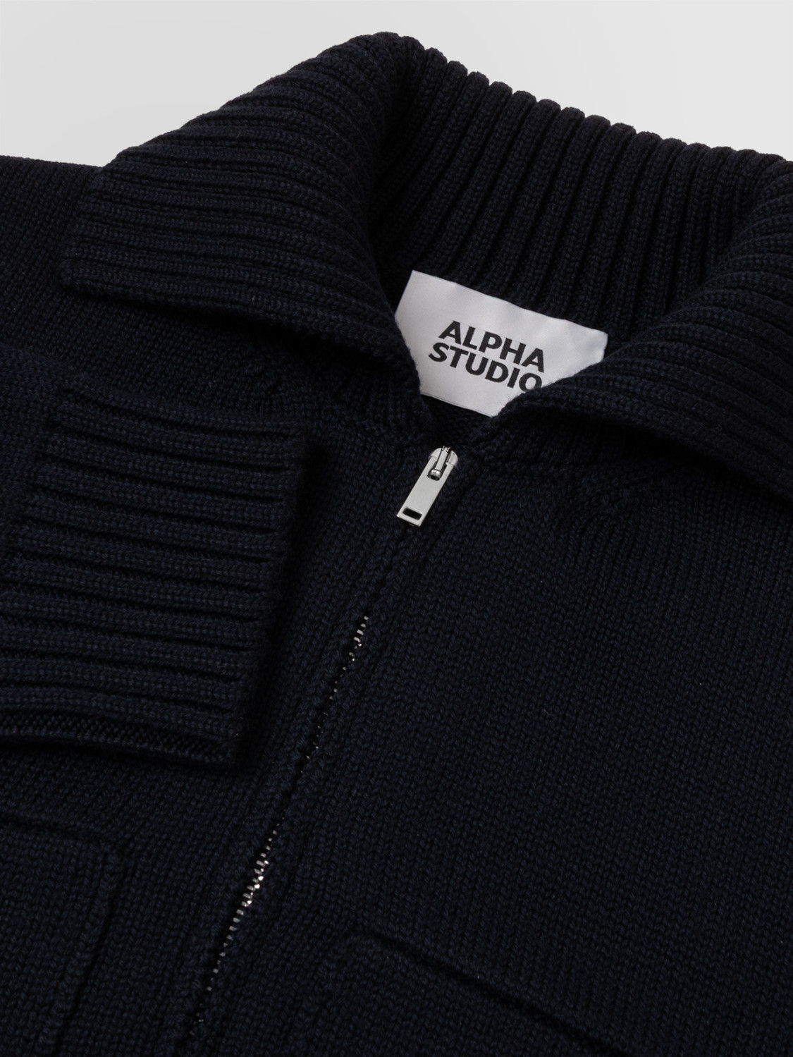 ALPHA STUDIO: CÁRDIGAN CON CREMALLERA EN LANA MERINO