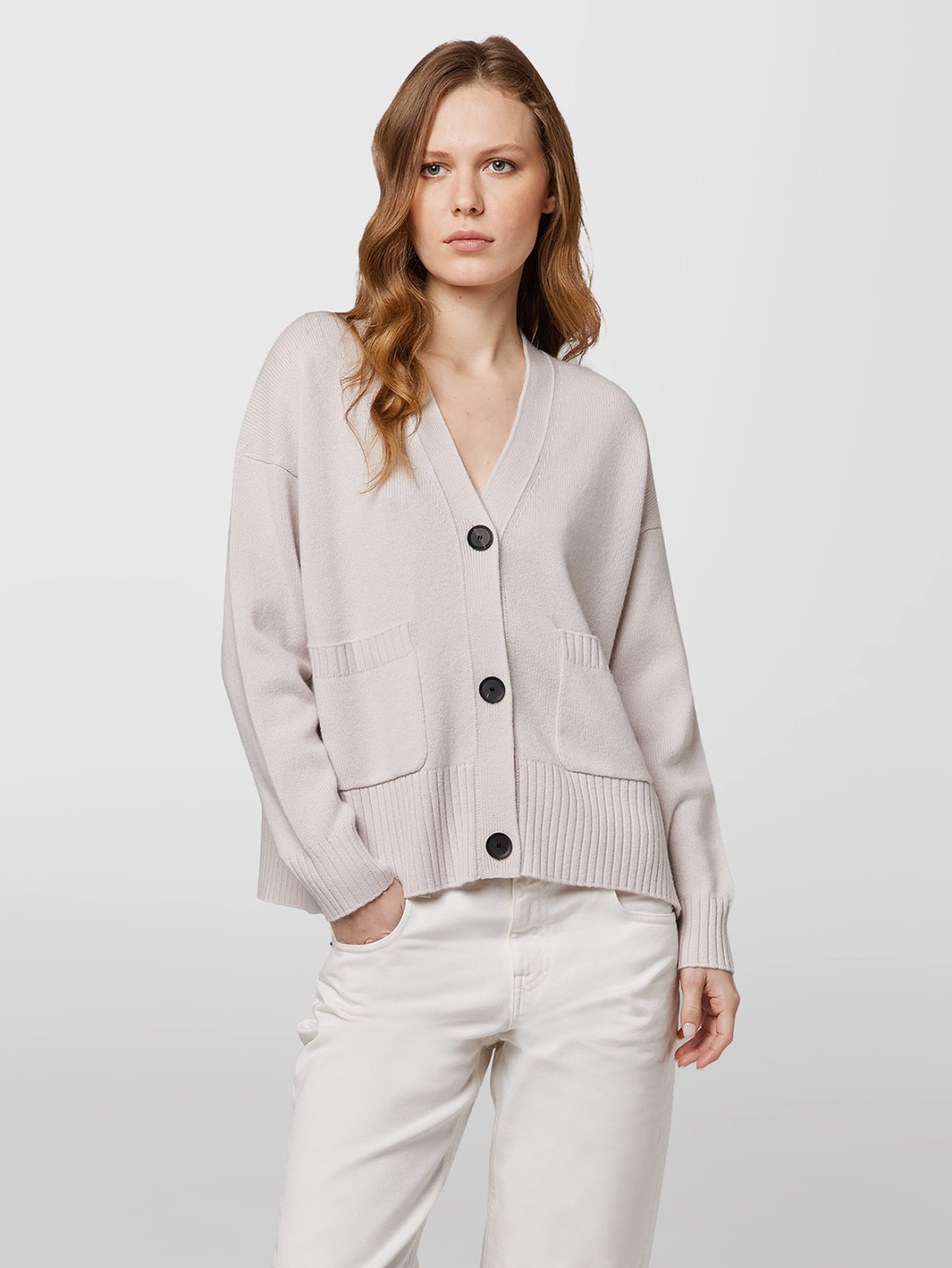 ALPHA STUDIO: CONTEMPORARY CARDIGAN WITH BUTTONS