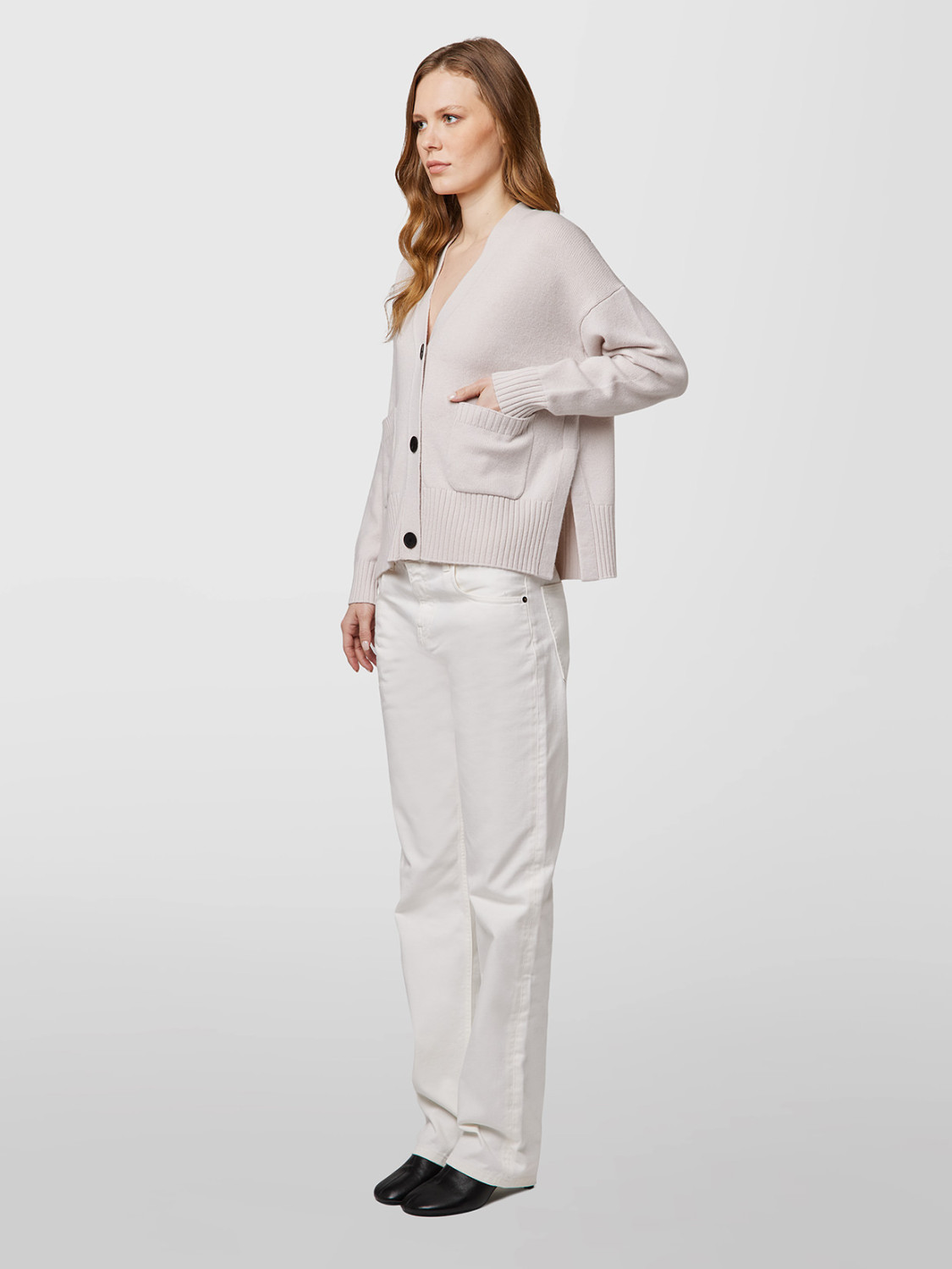 ALPHA STUDIO: CONTEMPORARY CARDIGAN WITH BUTTONS