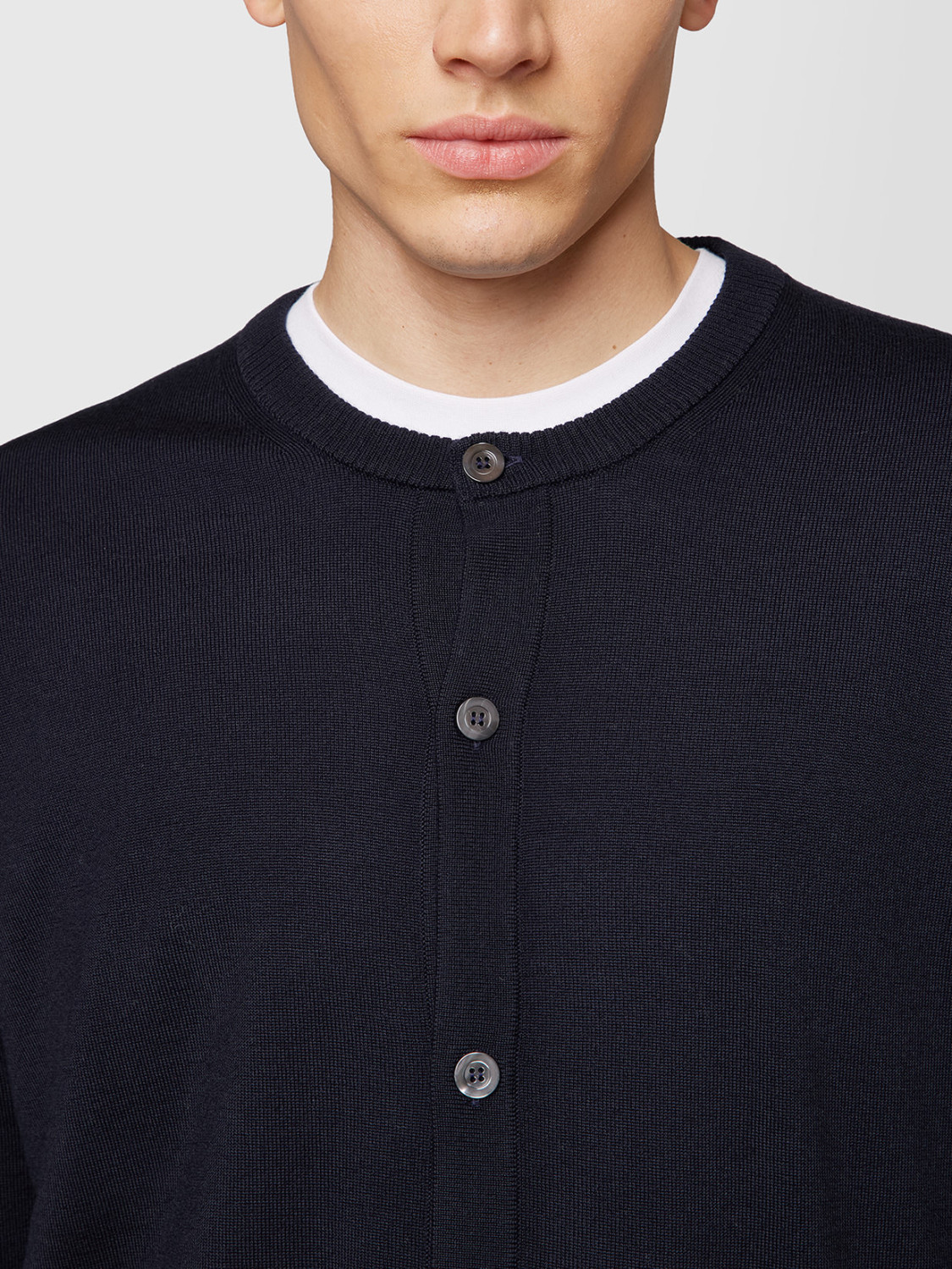 ALPHA STUDIO: BASIC MANDARIN COLLAR CARDIGAN IN MERINO WOOL