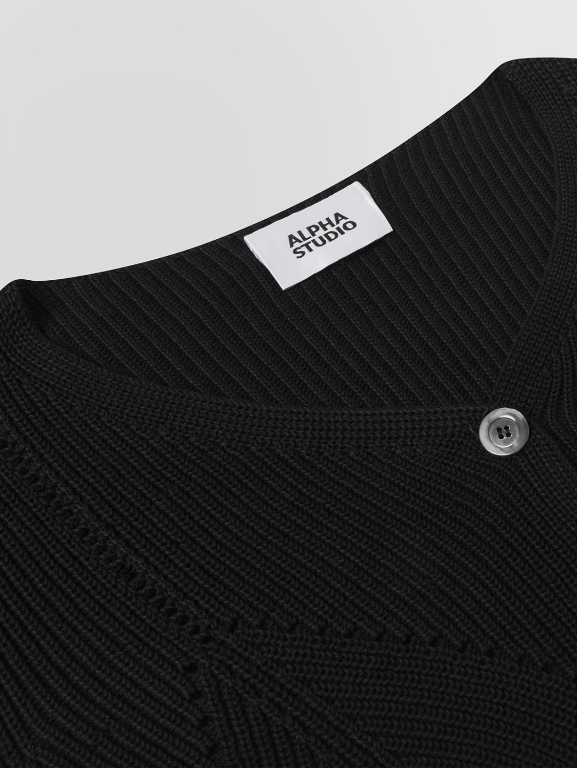 ALPHA STUDIO: NEW ROMANTIC CROP CARDIGAN