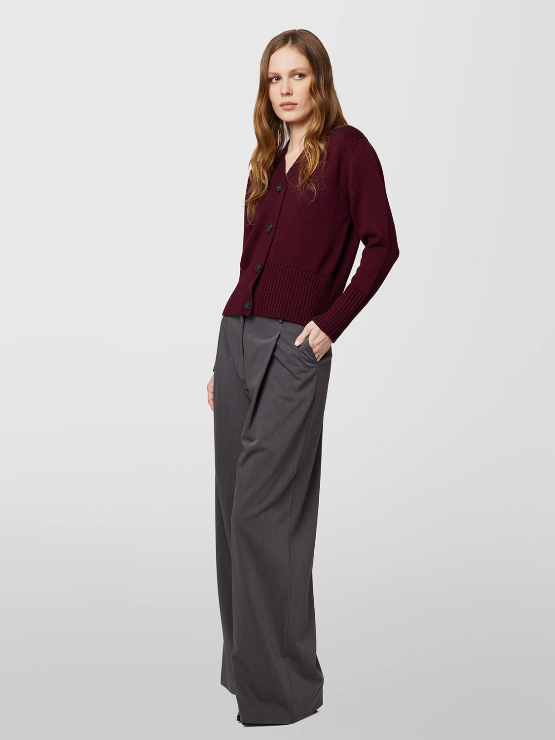 ALPHA STUDIO: ESSENTIAL CARDIGAN