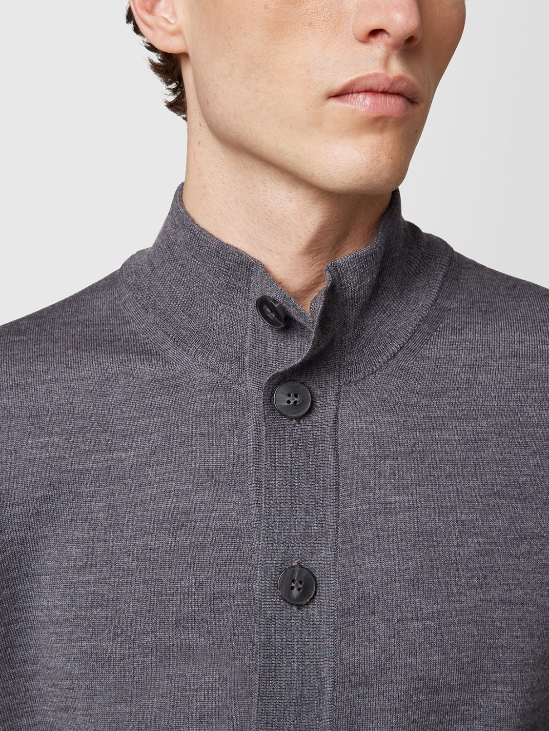 ALPHA STUDIO: CARDIGÁN DE MERINO CON BOTONES