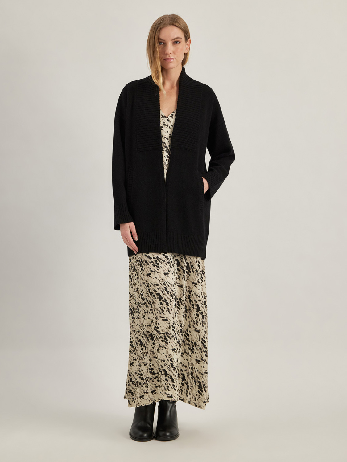 ALPHA STUDIO: OVERSIZED CARDIGAN IN WOOL AND CASHMERE