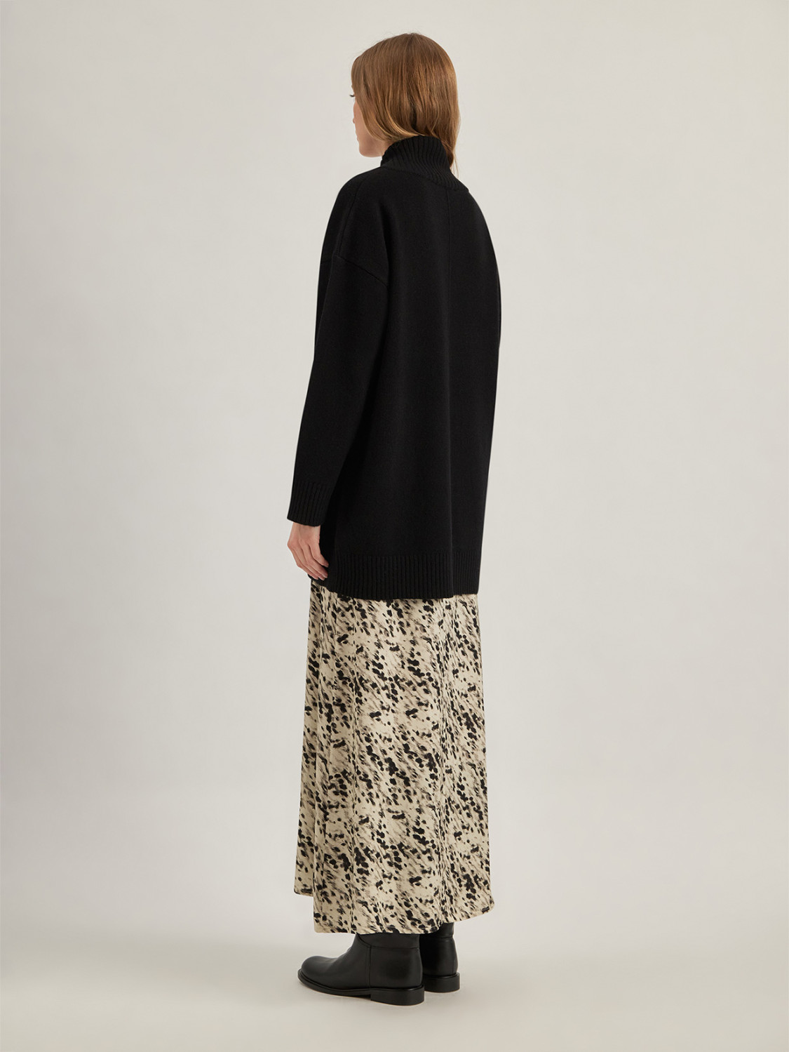 ALPHA STUDIO: OVERSIZED CARDIGAN IN WOOL AND CASHMERE