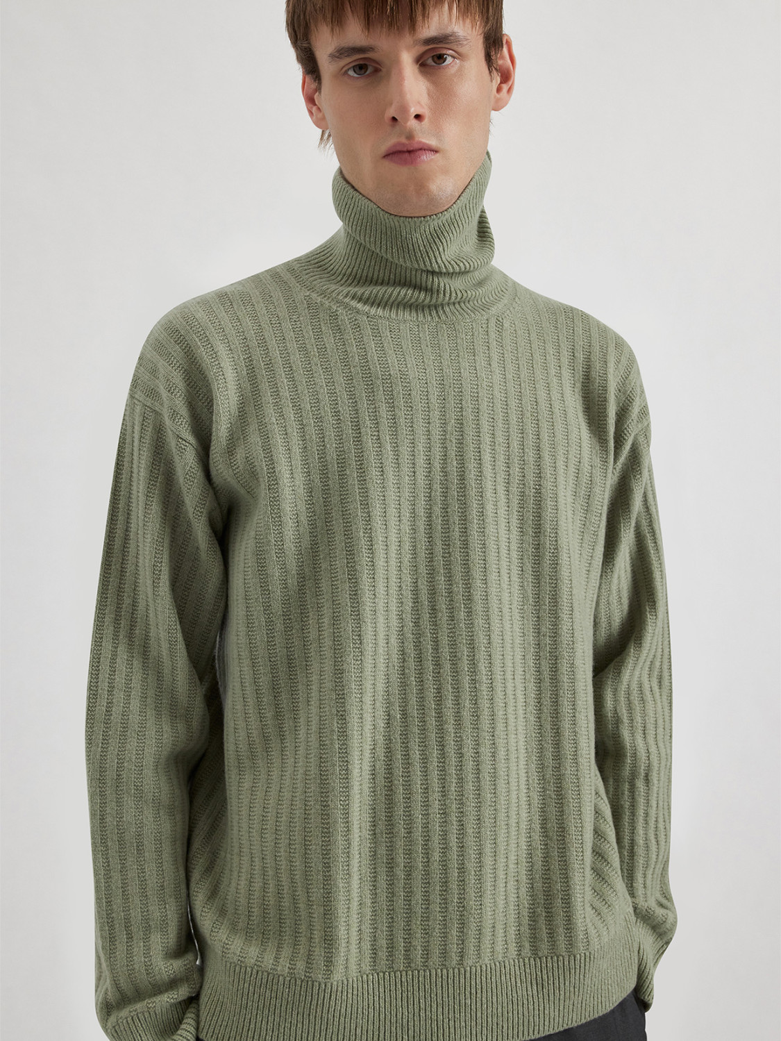 ALPHA STUDIO: MIXED-RIB MICRO-STITCH TURTLENECK SWEATER