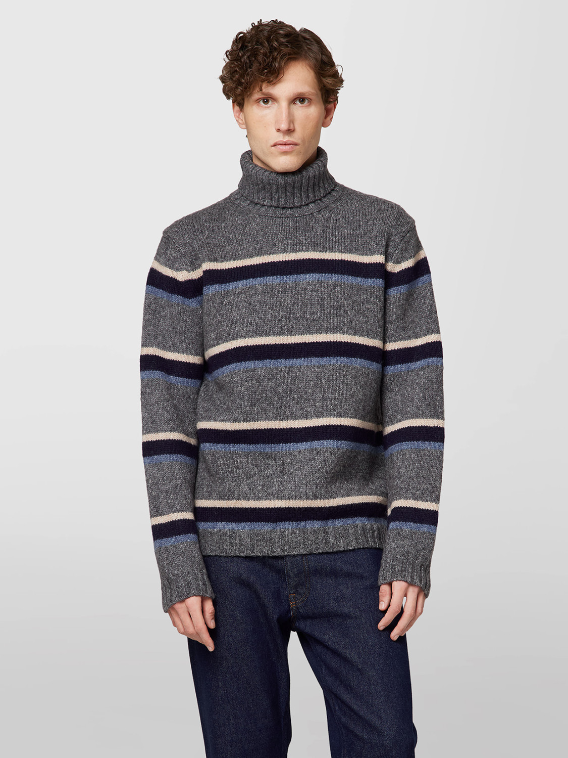 ALPHA STUDIO: TURTLENECK SWEATER IN ALPACA RIGA