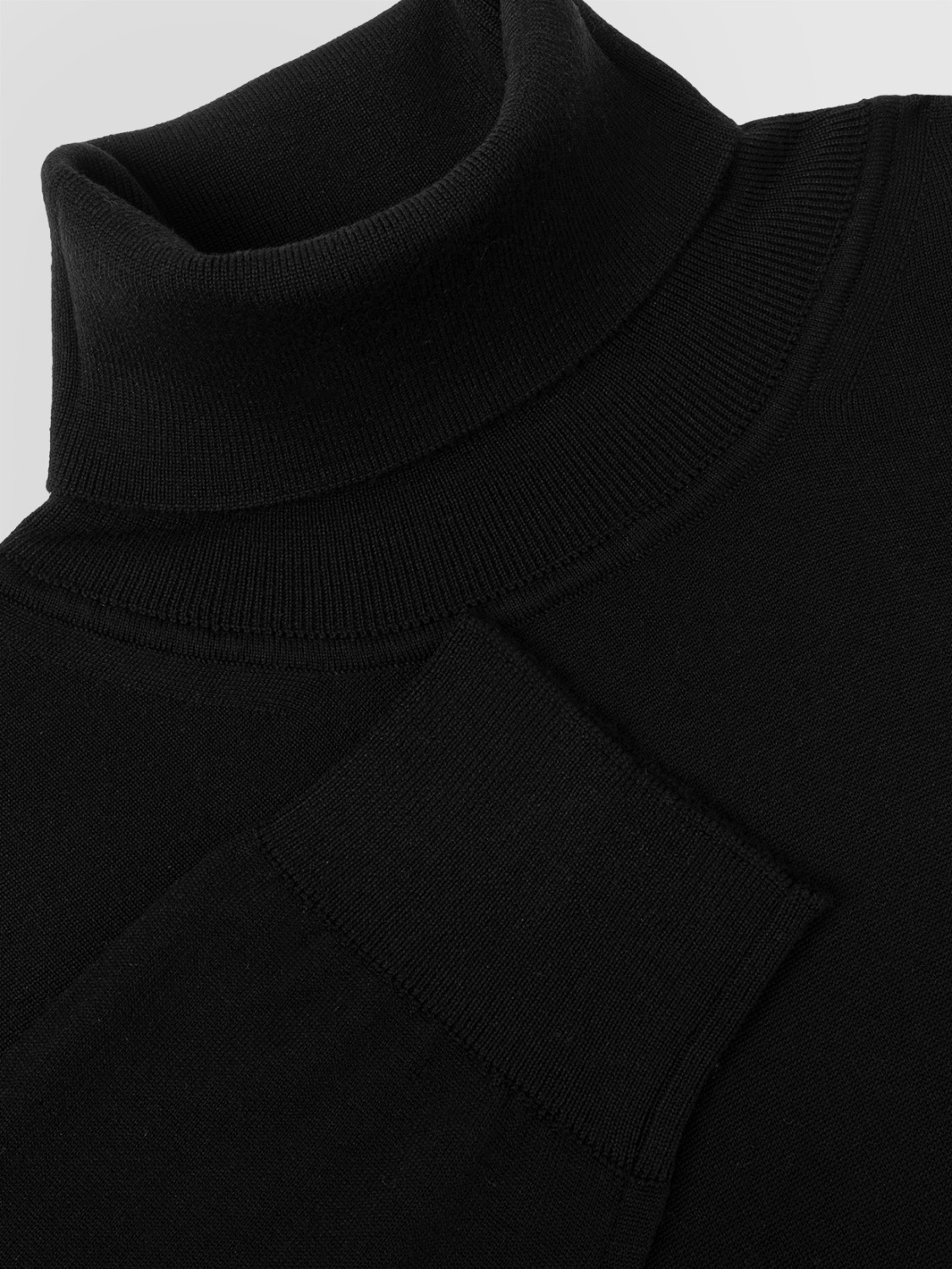 ALPHA STUDIO: TURTLENECK SWEATER IN MERINO WOOL