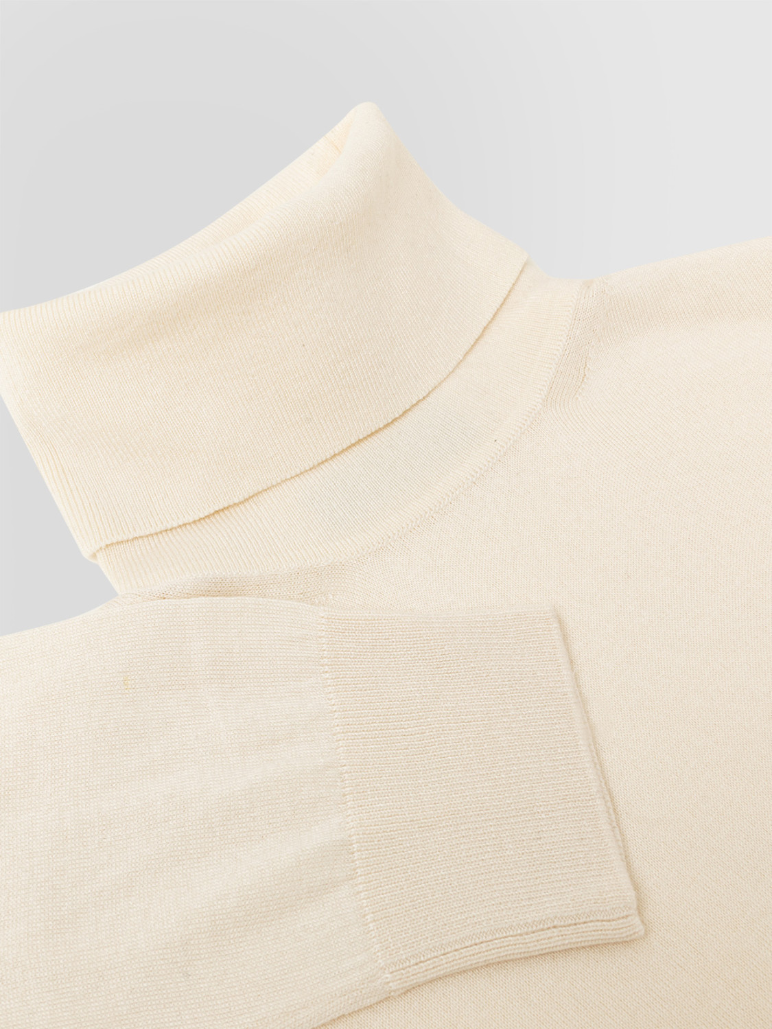 ALPHA STUDIO: TURTLENECK SWEATER IN SILK AND CASHMERE
