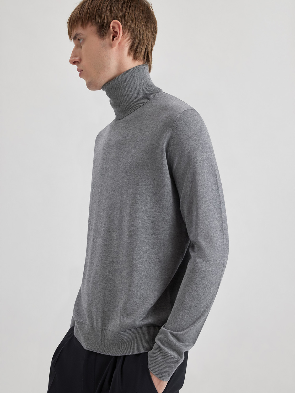 ALPHA STUDIO: TURTLENECK SWEATER IN SILK AND CASHMERE