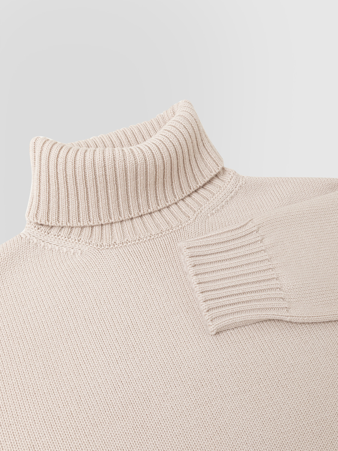 ALPHA STUDIO: JERSEY DE CUELLO CISNE DE VARIOS CABOS EN LANA MERINO