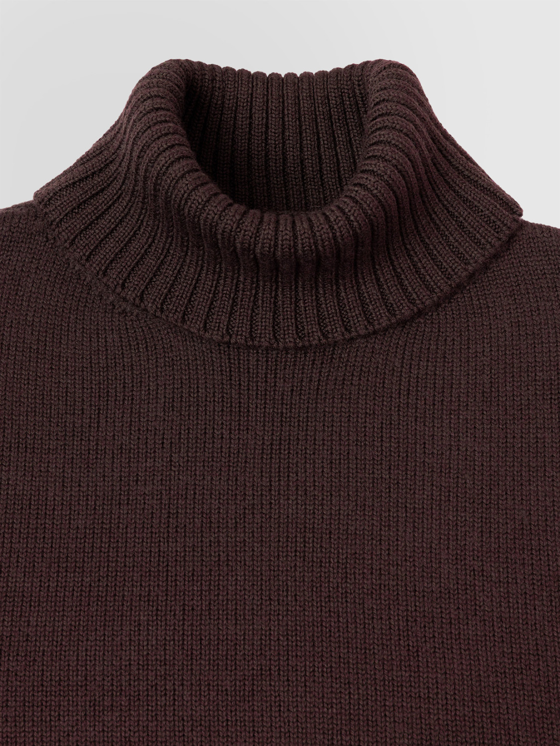 ALPHA STUDIO: JERSEY DE CUELLO CISNE DE VARIOS CABOS EN LANA MERINO