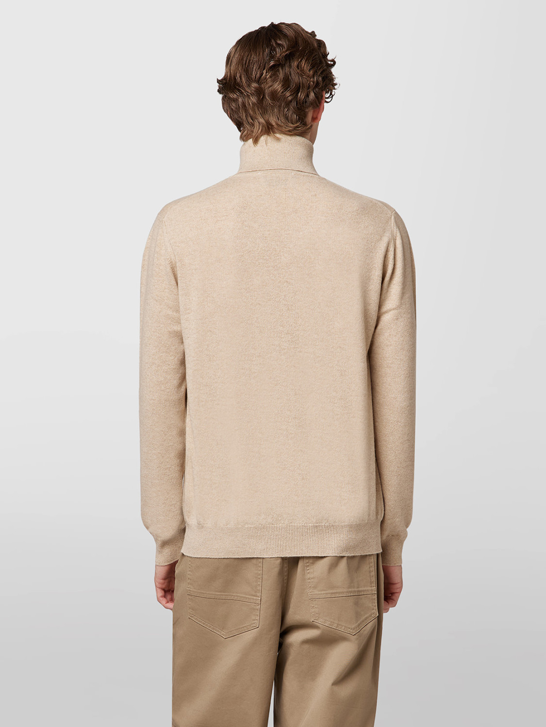 ALPHA STUDIO: URBAN BASIC TURTLENECK SWEATER IN CASHMERE