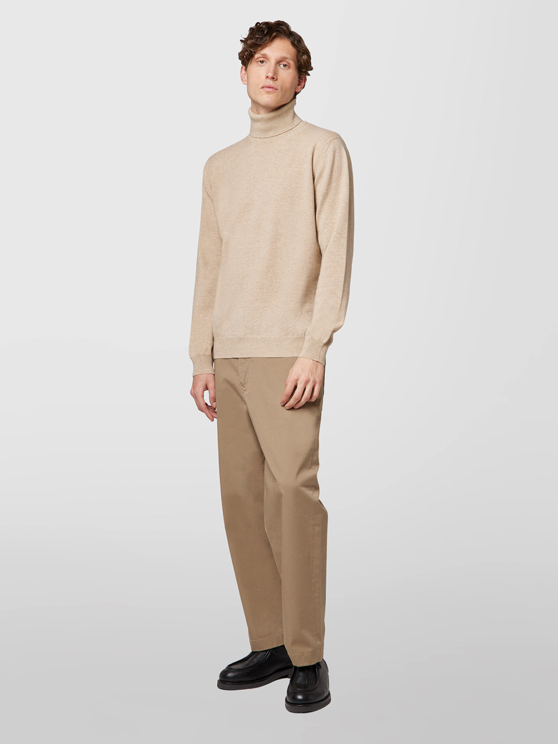 ALPHA STUDIO: URBAN BASIC TURTLENECK SWEATER IN CASHMERE