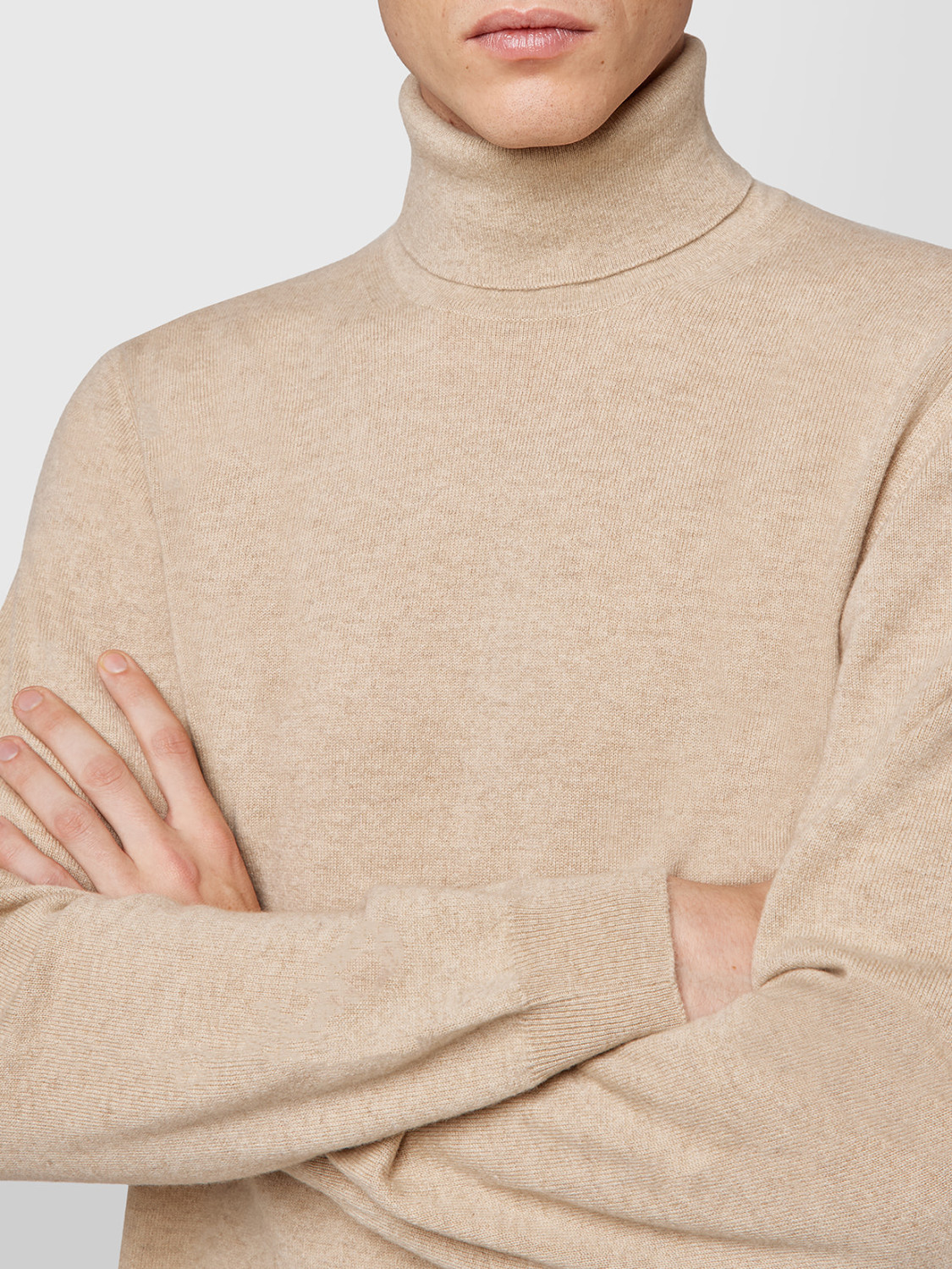 ALPHA STUDIO: URBAN BASIC TURTLENECK SWEATER IN CASHMERE