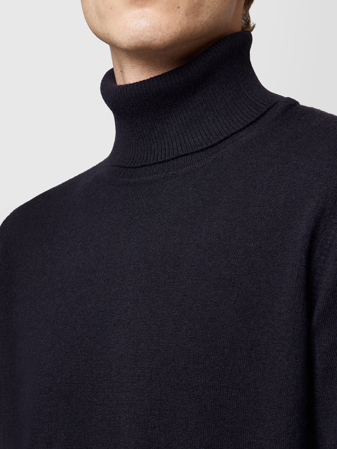 ALPHA STUDIO: URBAN BASIC TURTLENECK SWEATER IN GEELONG WOOL