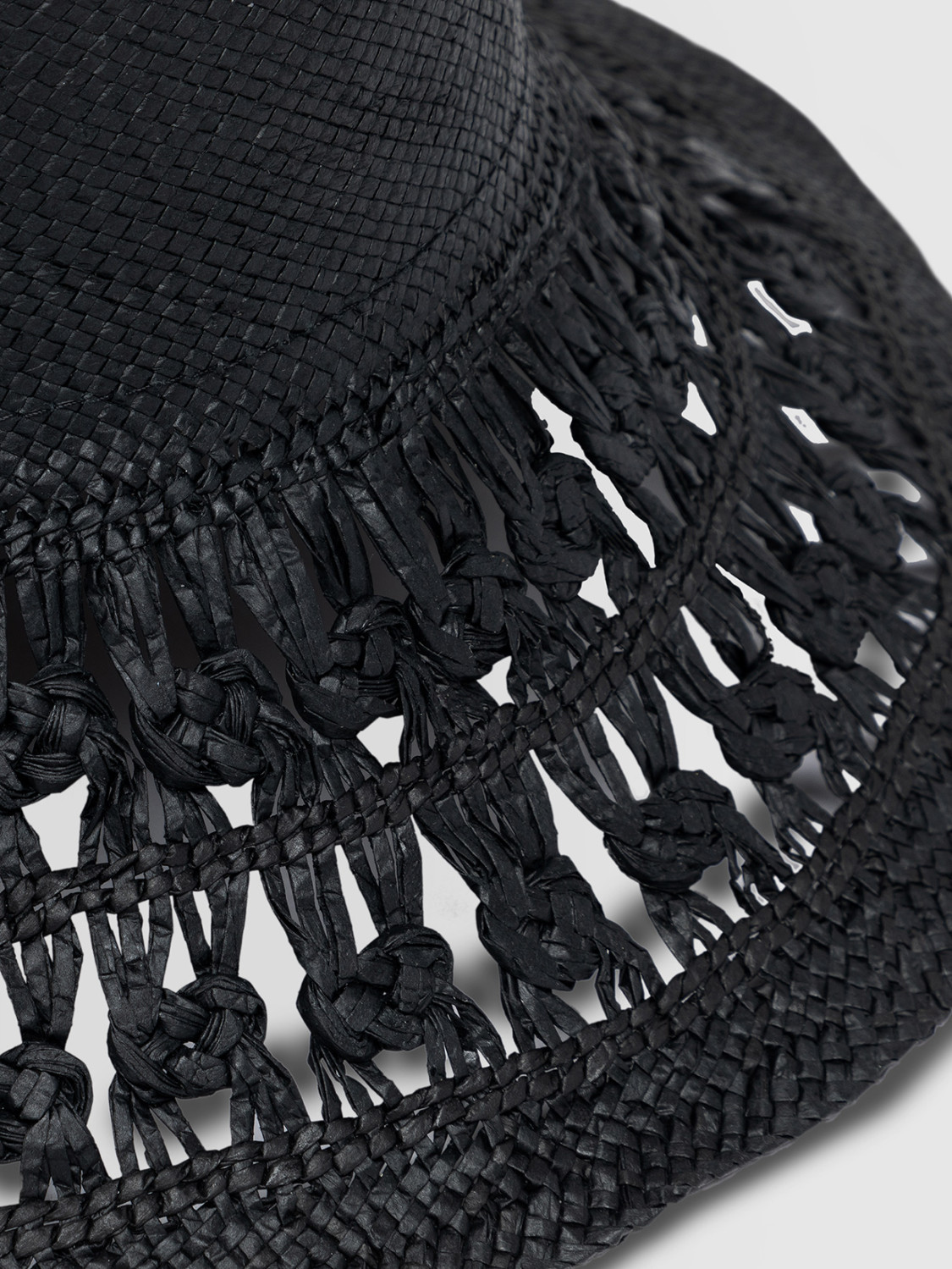 ALPHA STUDIO: CLOCHE IN CARTA TRAFORATA