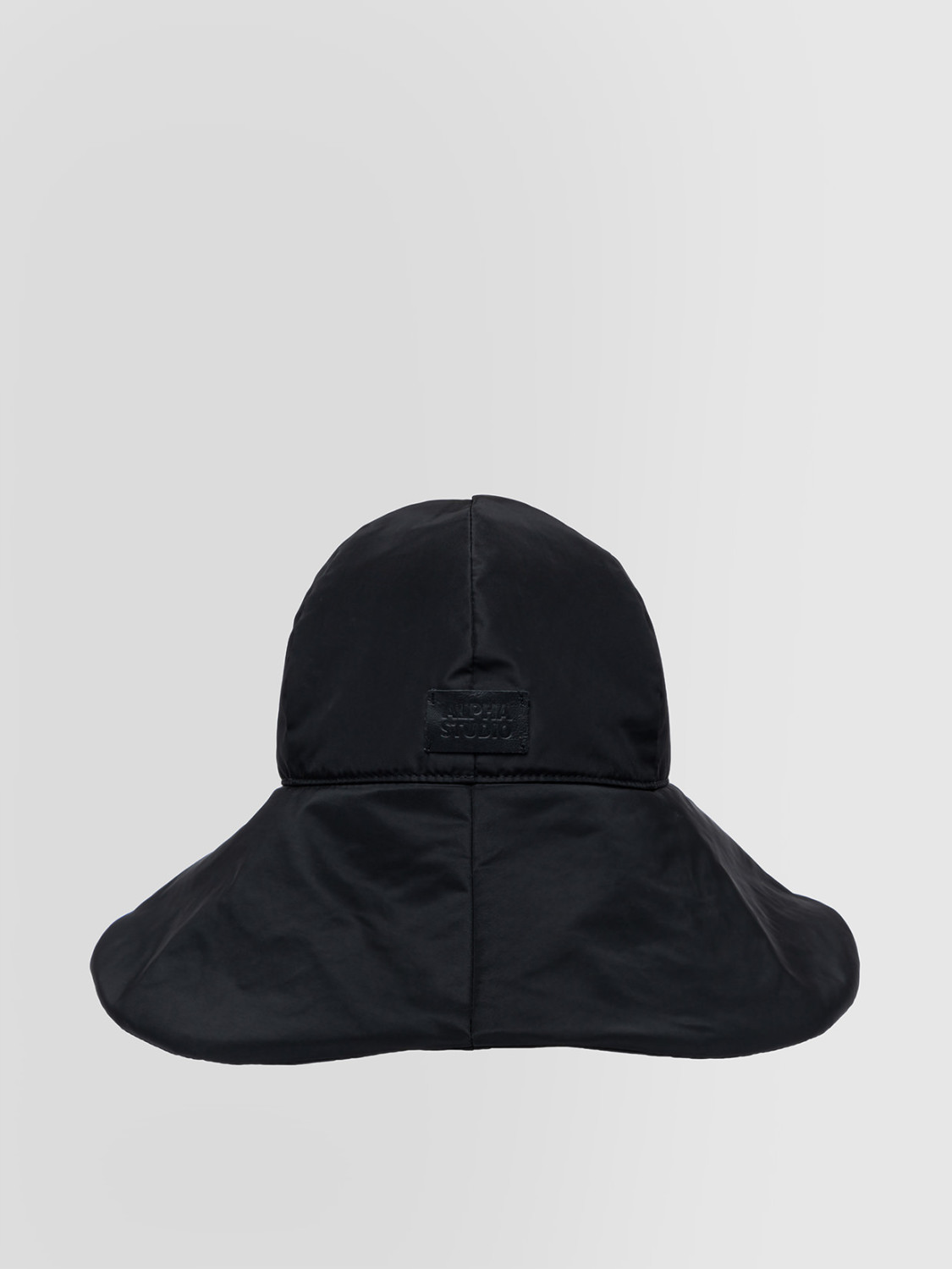 ALPHA STUDIO: CLOCHE EN NYLON